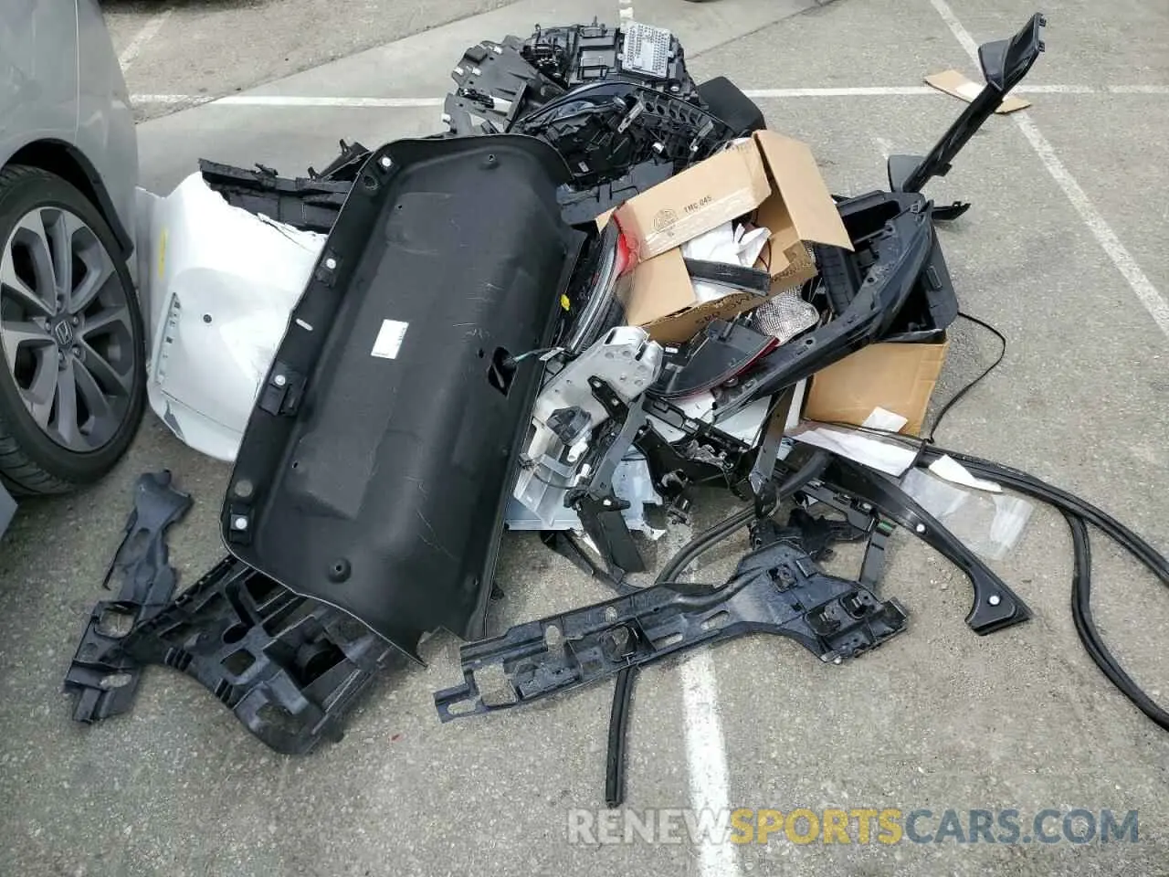12 Photograph of a damaged car WBS23HJ03SFU06148 BMW M3 2025