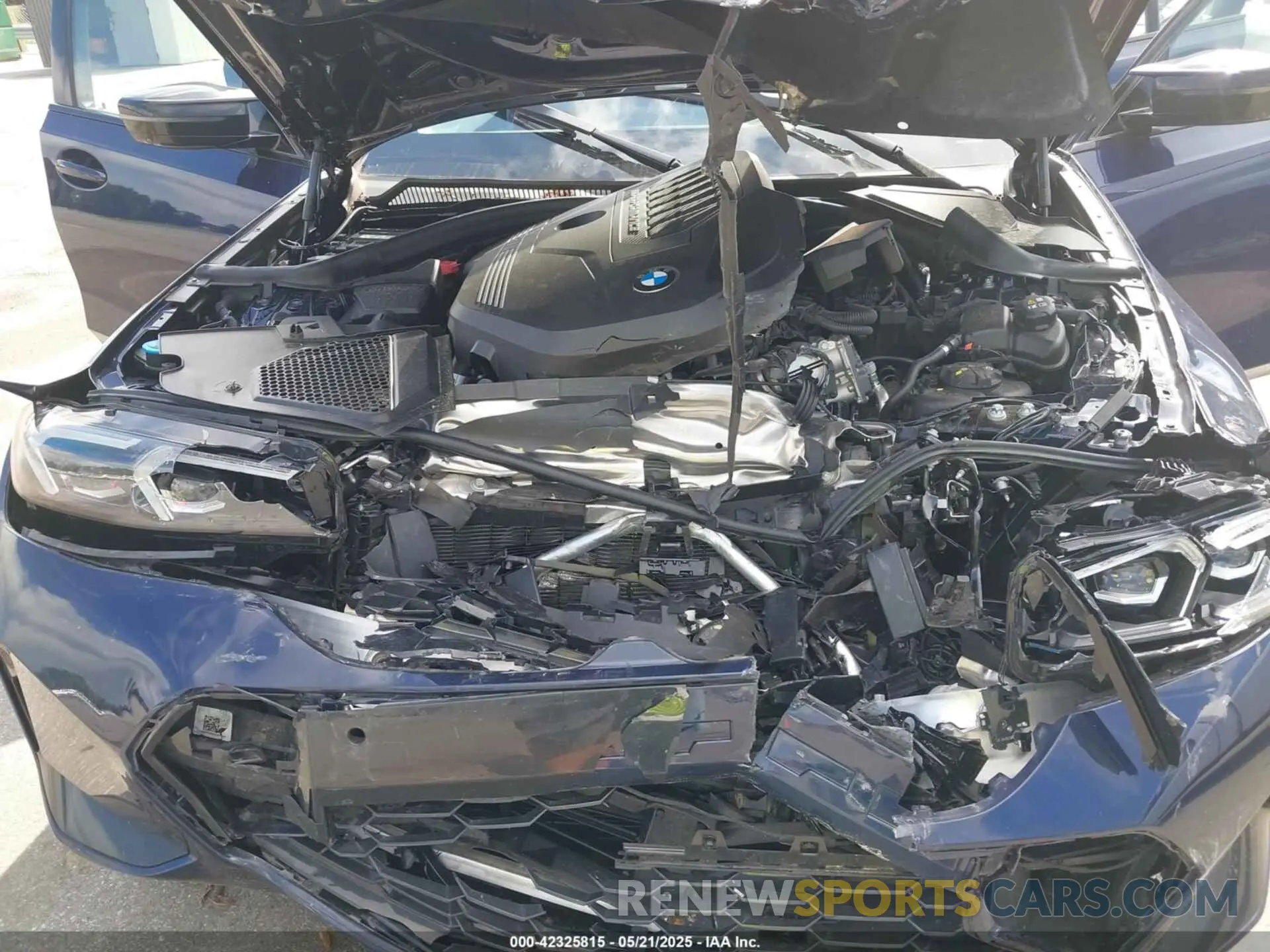 10 Photograph of a damaged car 3MW49FF04R8E25559 BMW M340I 2024