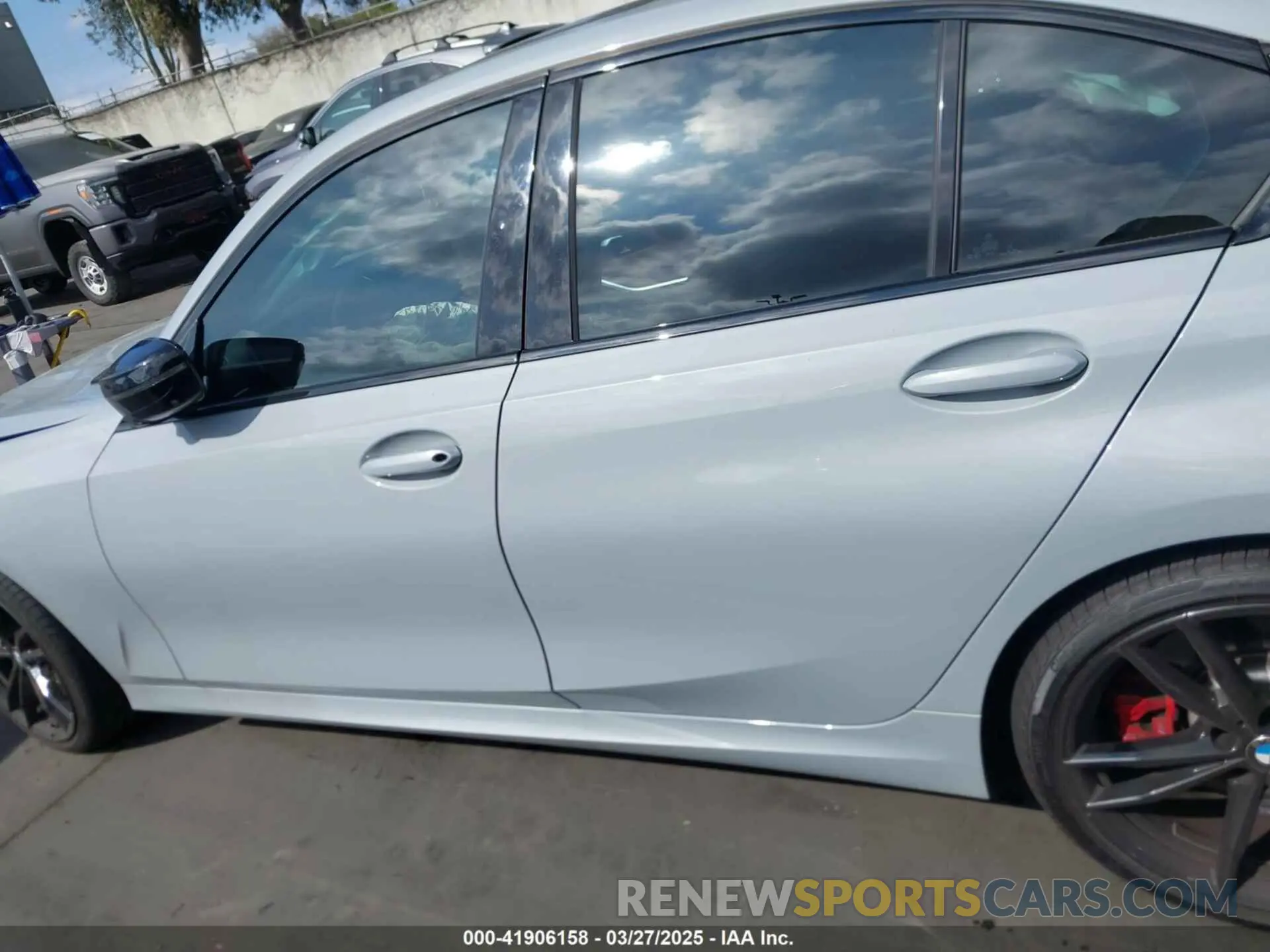 14 Photograph of a damaged car 3MW49FF05R8E04705 BMW M340I 2024