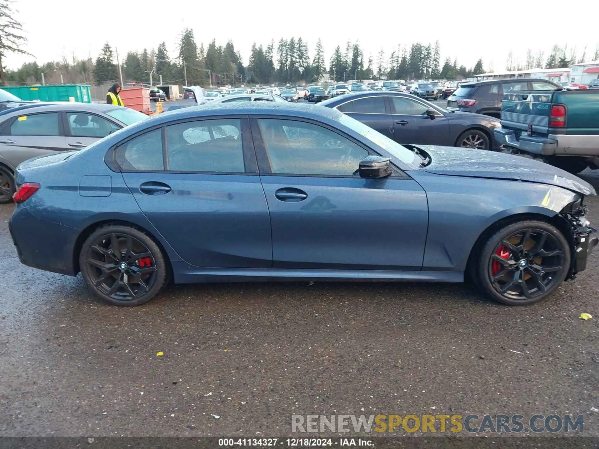 14 Photograph of a damaged car 3MW69FT05S8F10476 BMW M340I 2024