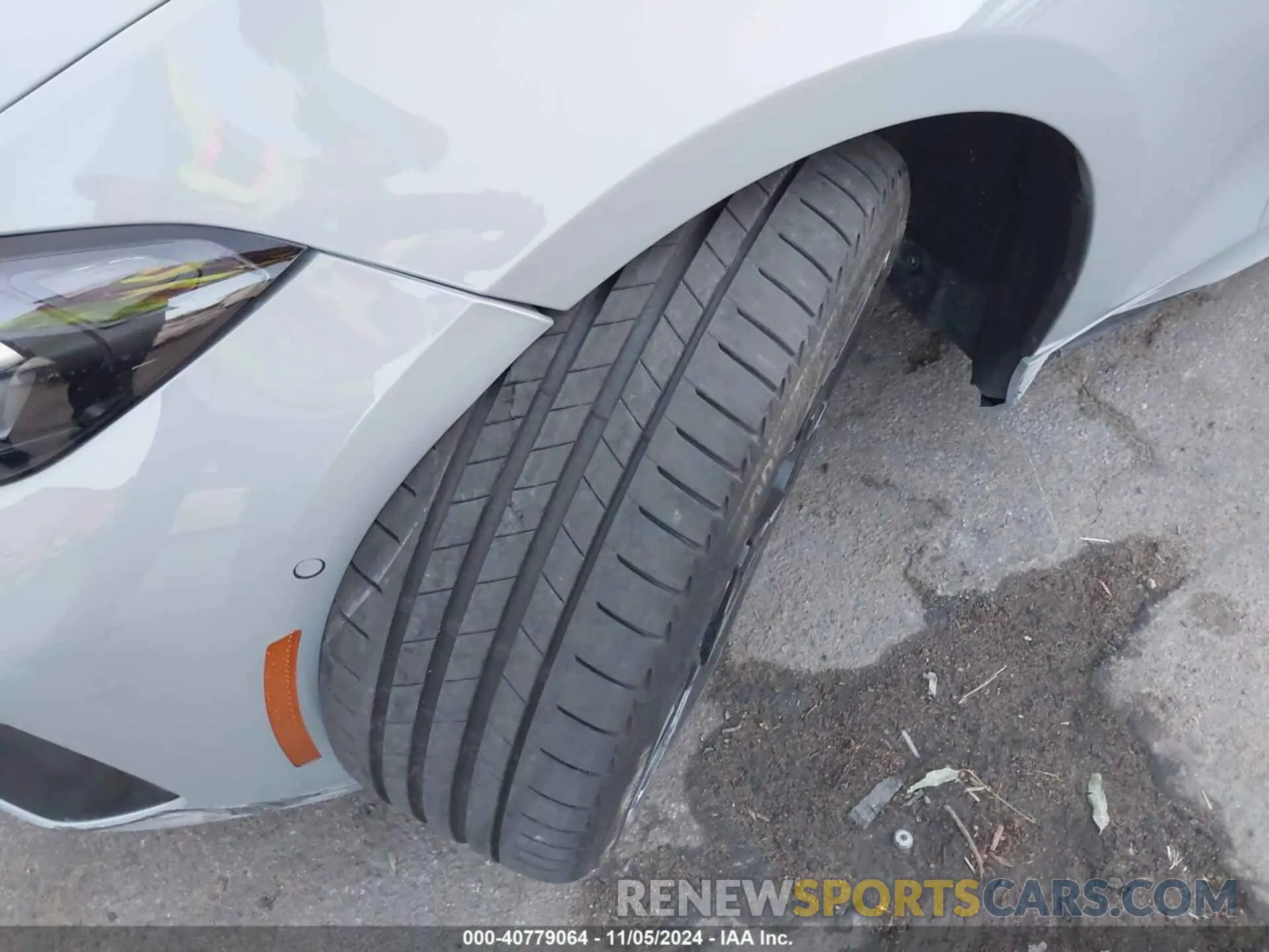 17 Photograph of a damaged car 3MW59FT05S8E98325 BMW M340I 2025