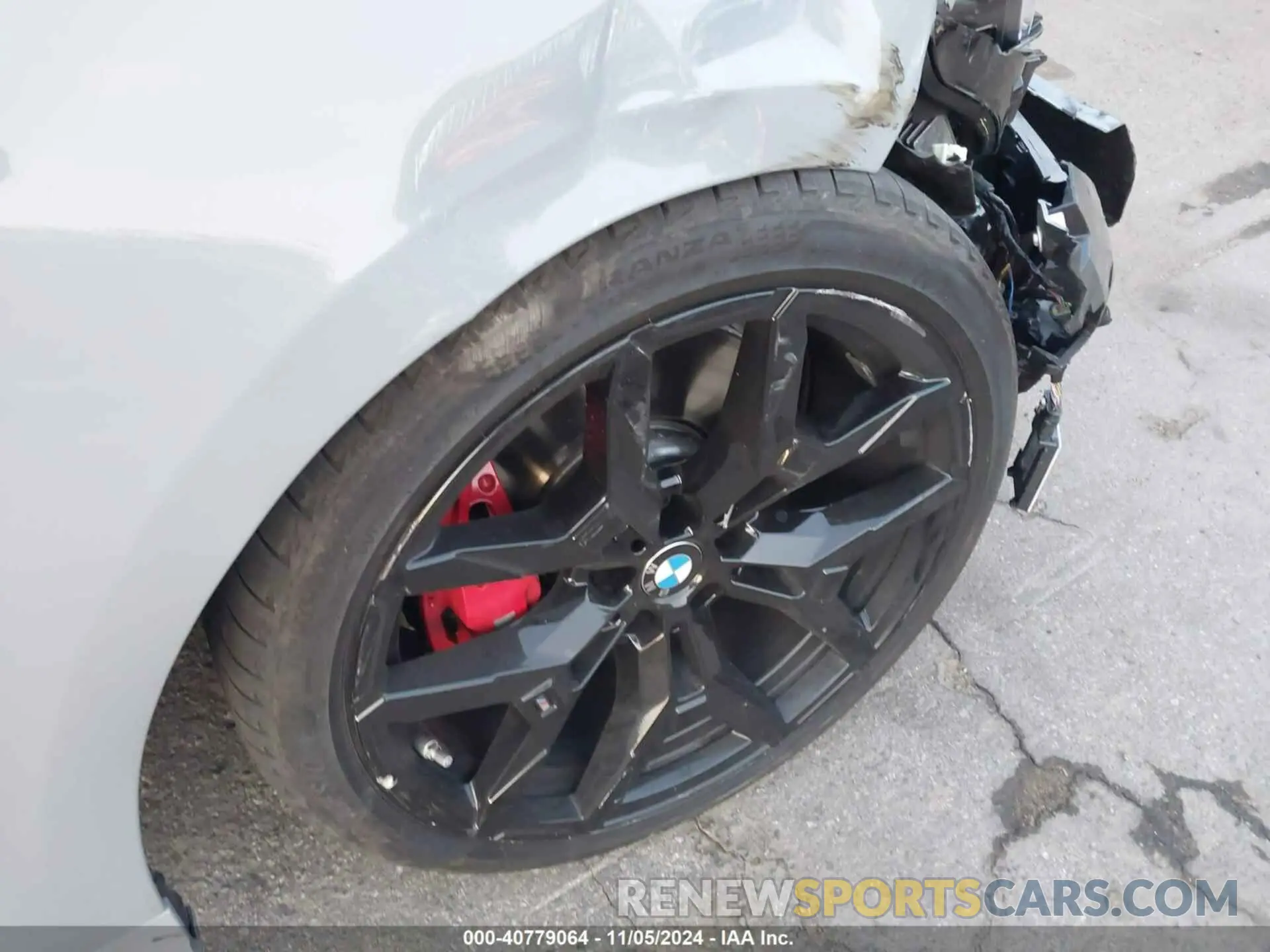 18 Photograph of a damaged car 3MW59FT05S8E98325 BMW M340I 2025