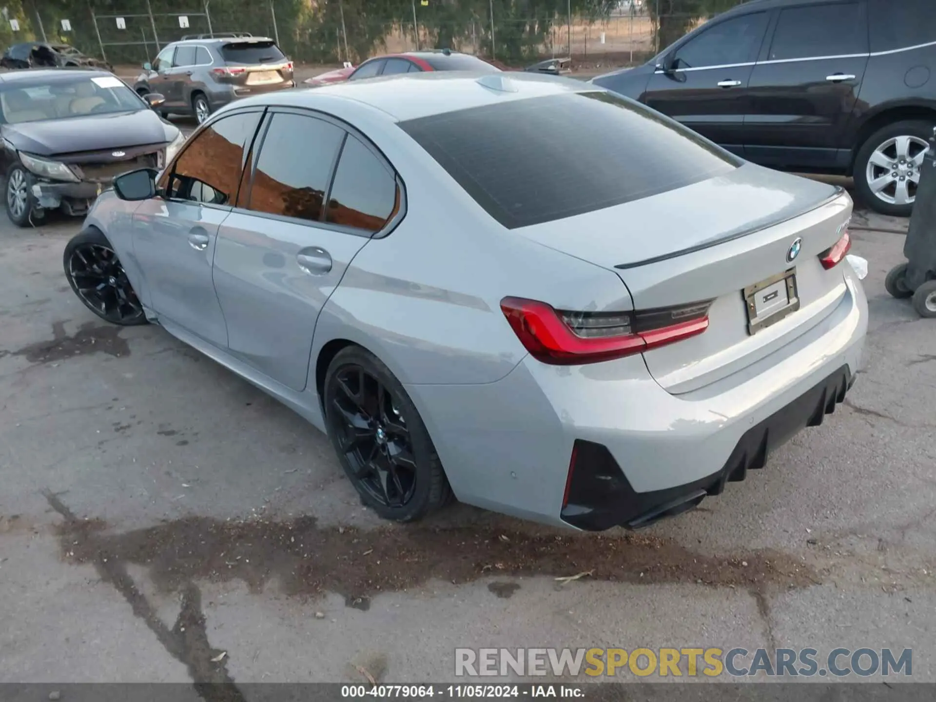 3 Photograph of a damaged car 3MW59FT05S8E98325 BMW M340I 2025