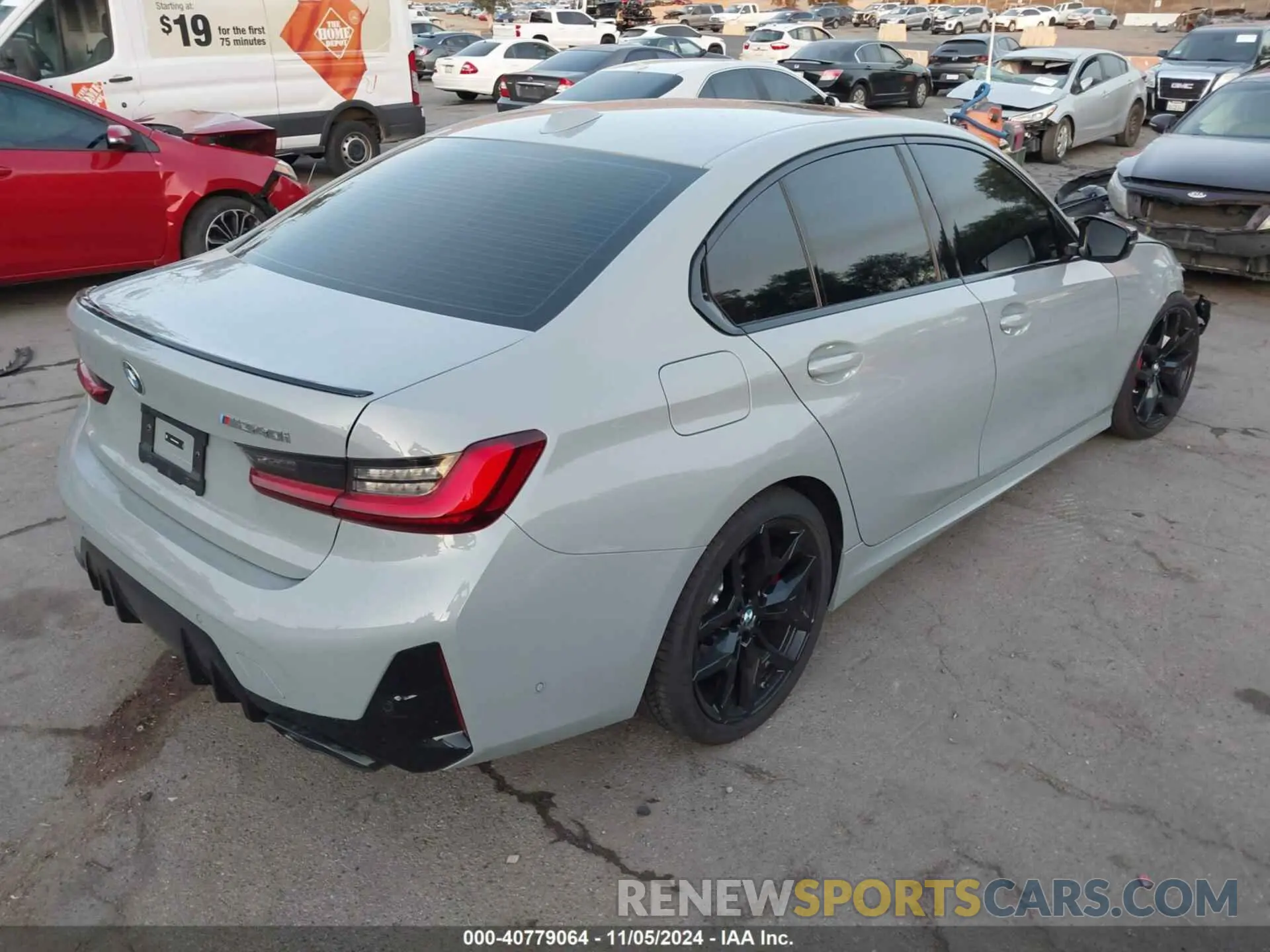 4 Photograph of a damaged car 3MW59FT05S8E98325 BMW M340I 2025