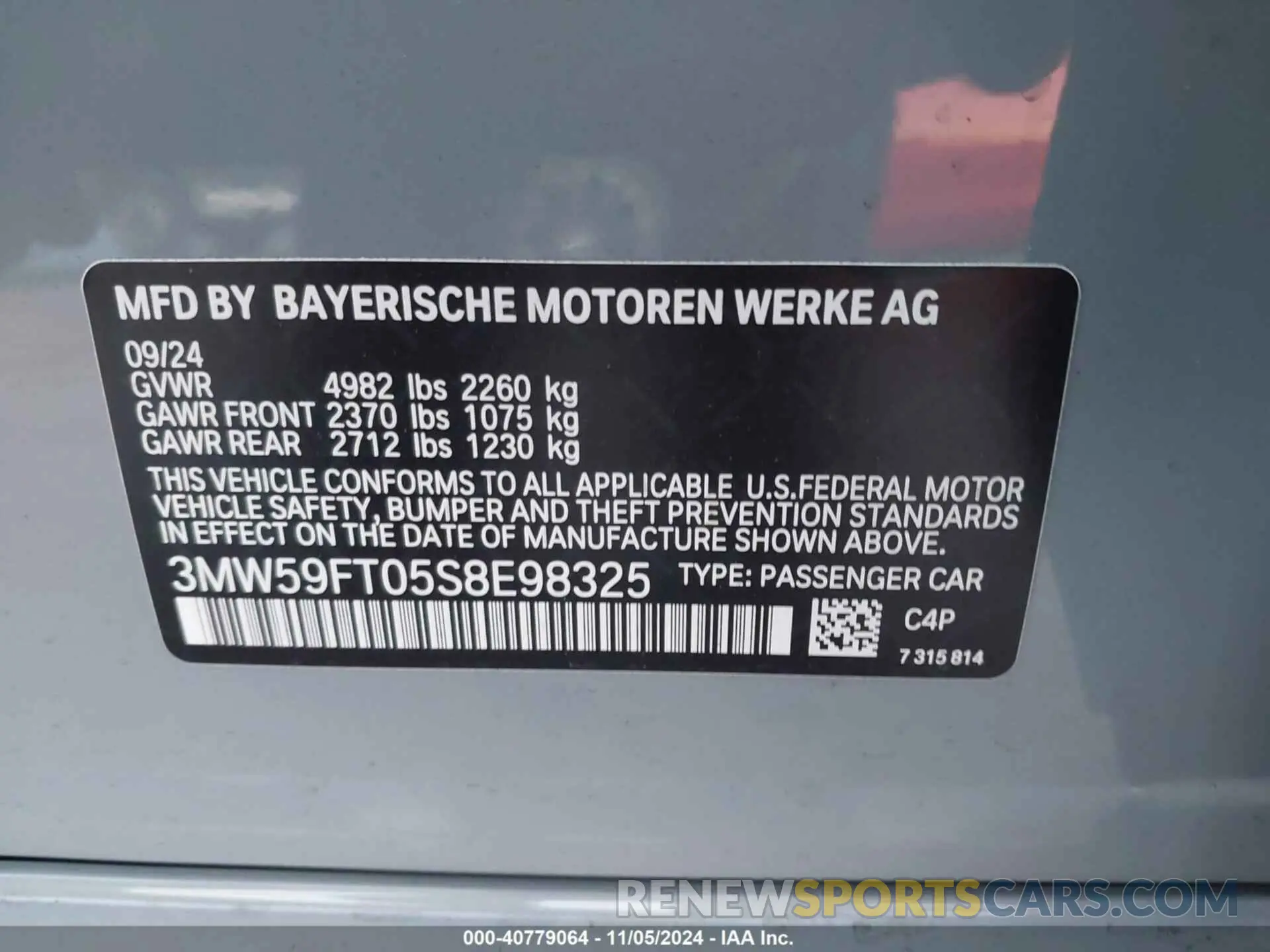 9 Photograph of a damaged car 3MW59FT05S8E98325 BMW M340I 2025