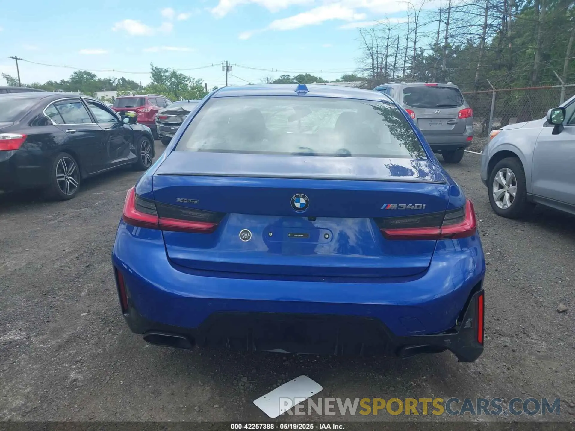 16 Photograph of a damaged car 3MW69FT01S8F09888 BMW M340I 2025
