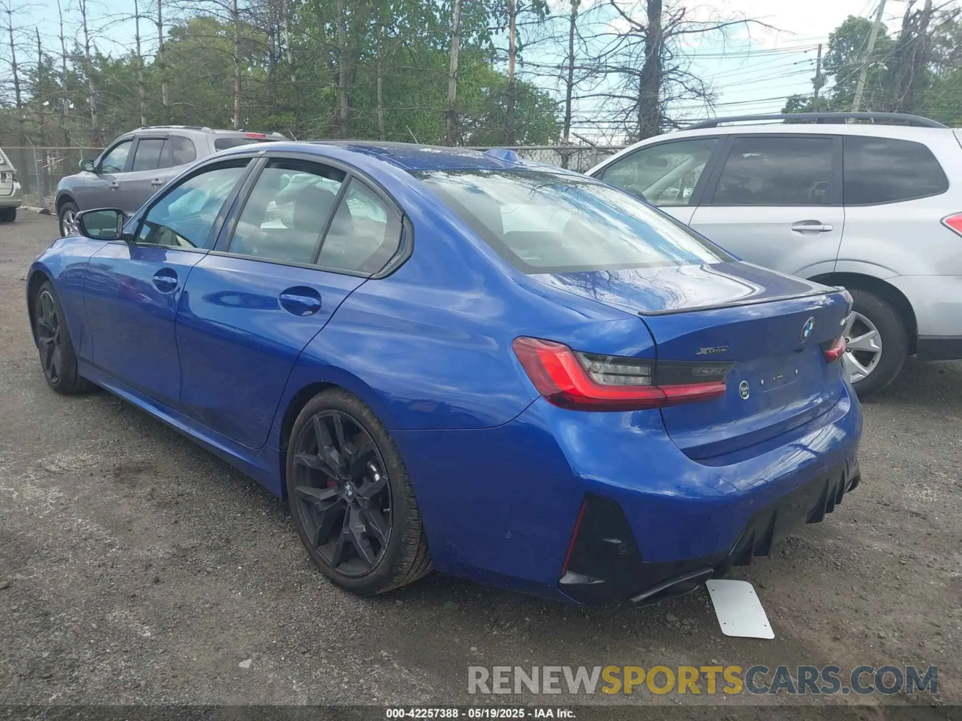 3 Photograph of a damaged car 3MW69FT01S8F09888 BMW M340I 2025