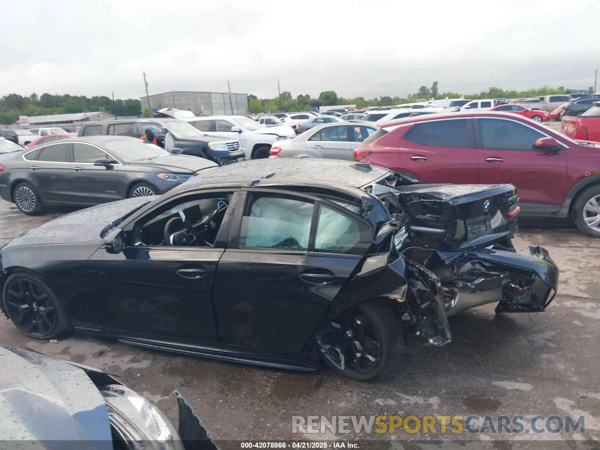 13 Photograph of a damaged car 3MW69FT01S8F34547 BMW M340I 2025