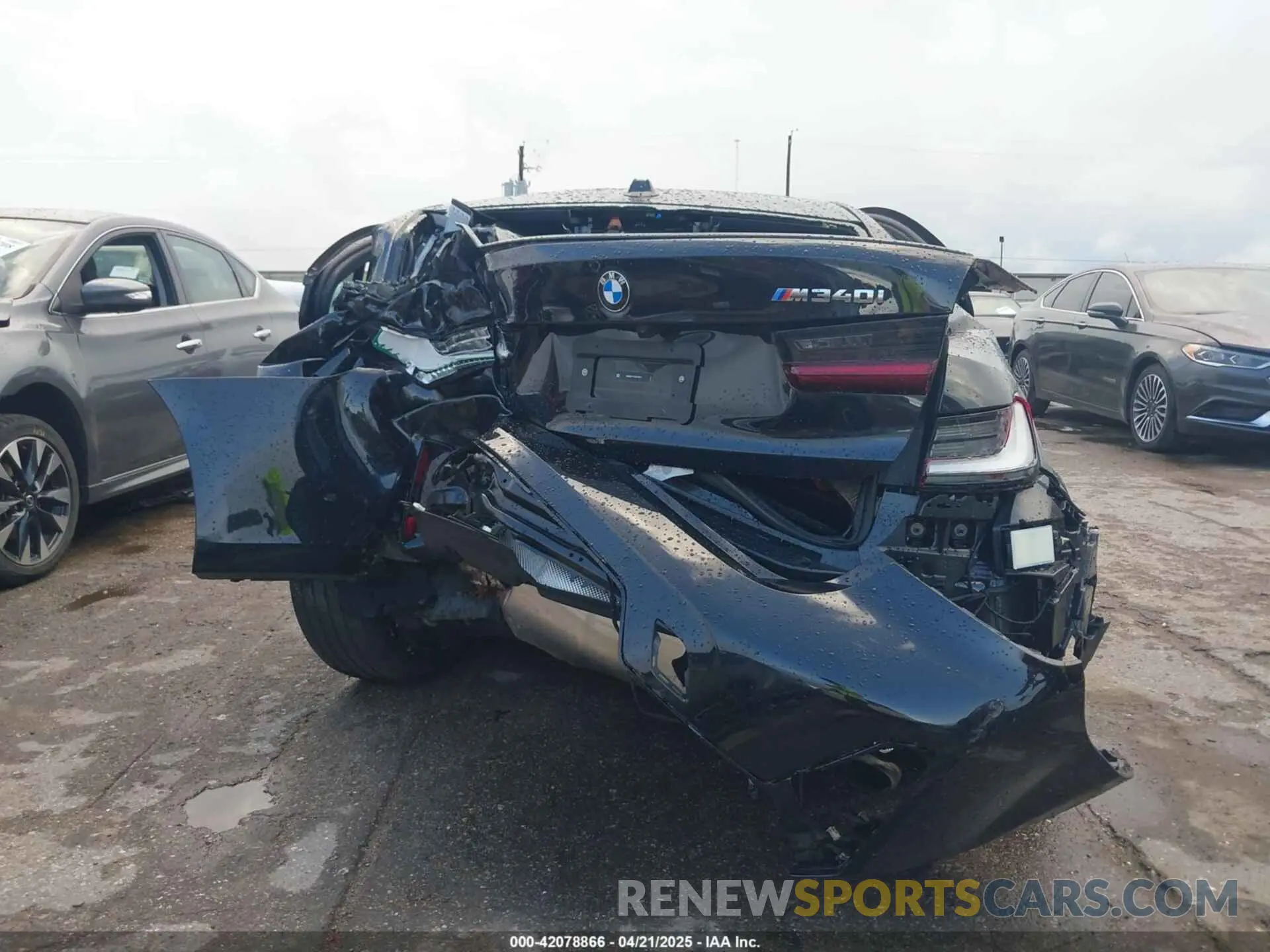 6 Photograph of a damaged car 3MW69FT01S8F34547 BMW M340I 2025