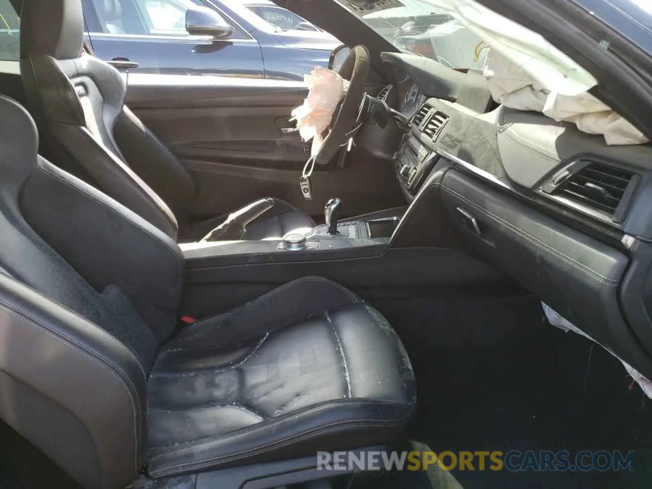 5 Photograph of a damaged car WBS3S7C51KAC09652 BMW M4 2019