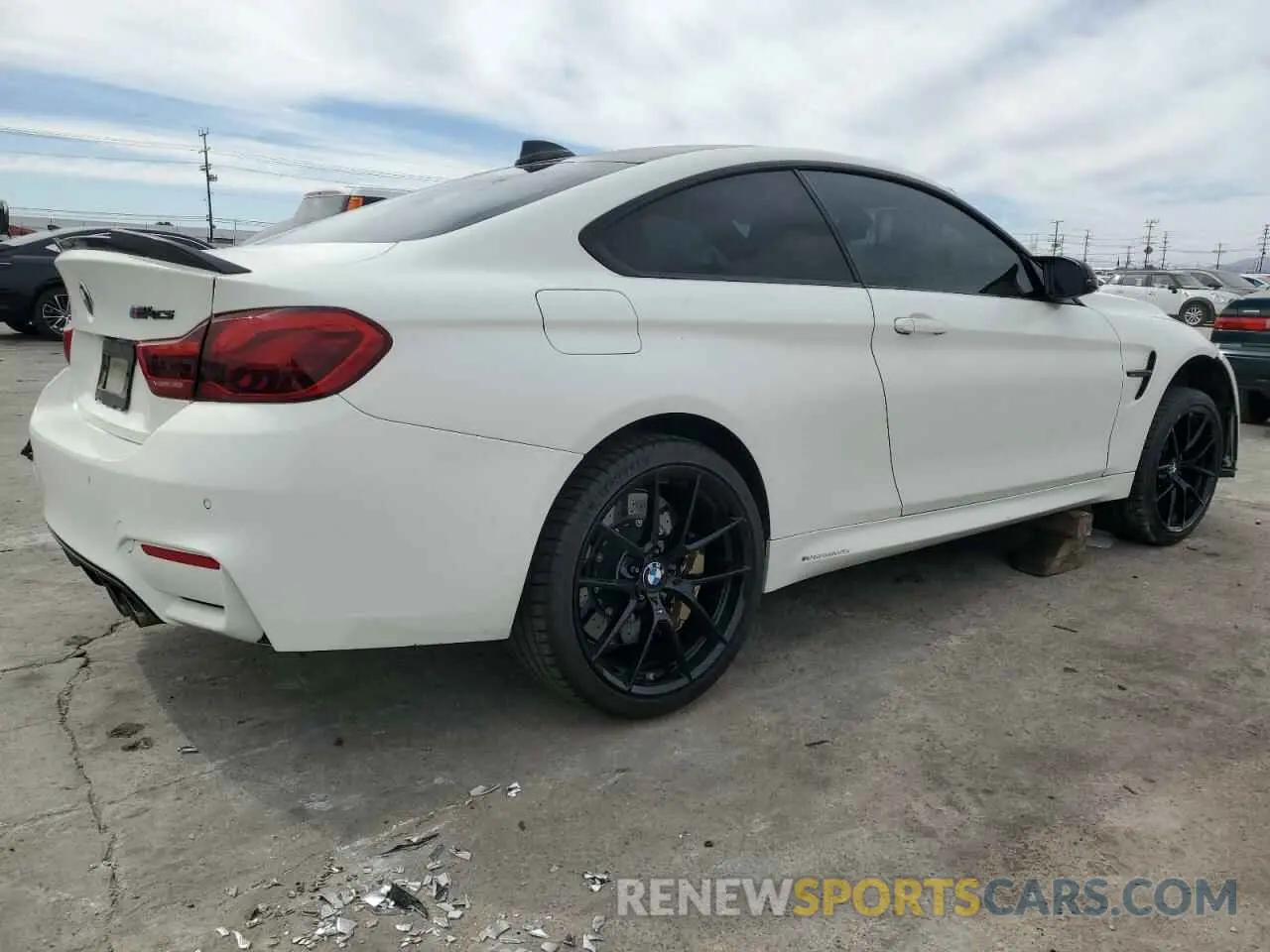 3 Photograph of a damaged car WBS3S7C55KAC09752 BMW M4 2019