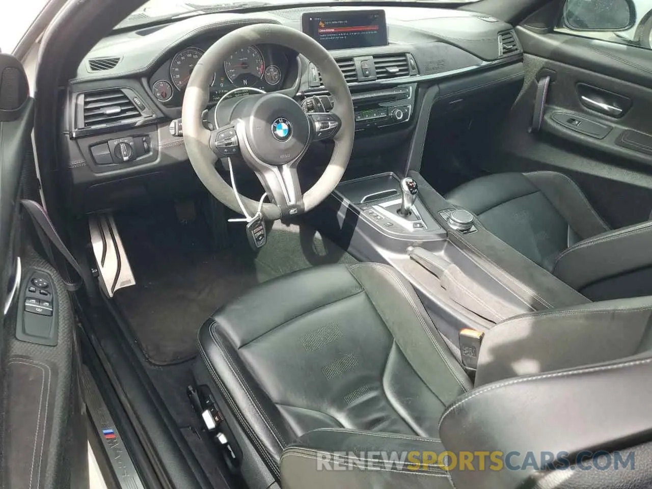 8 Photograph of a damaged car WBS3S7C55KAC09752 BMW M4 2019