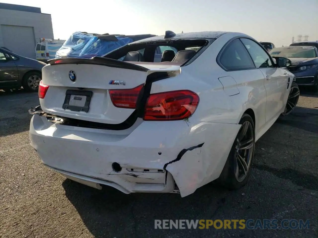 4 Photograph of a damaged car WBS4Y9C52KAG66937 BMW M4 2019