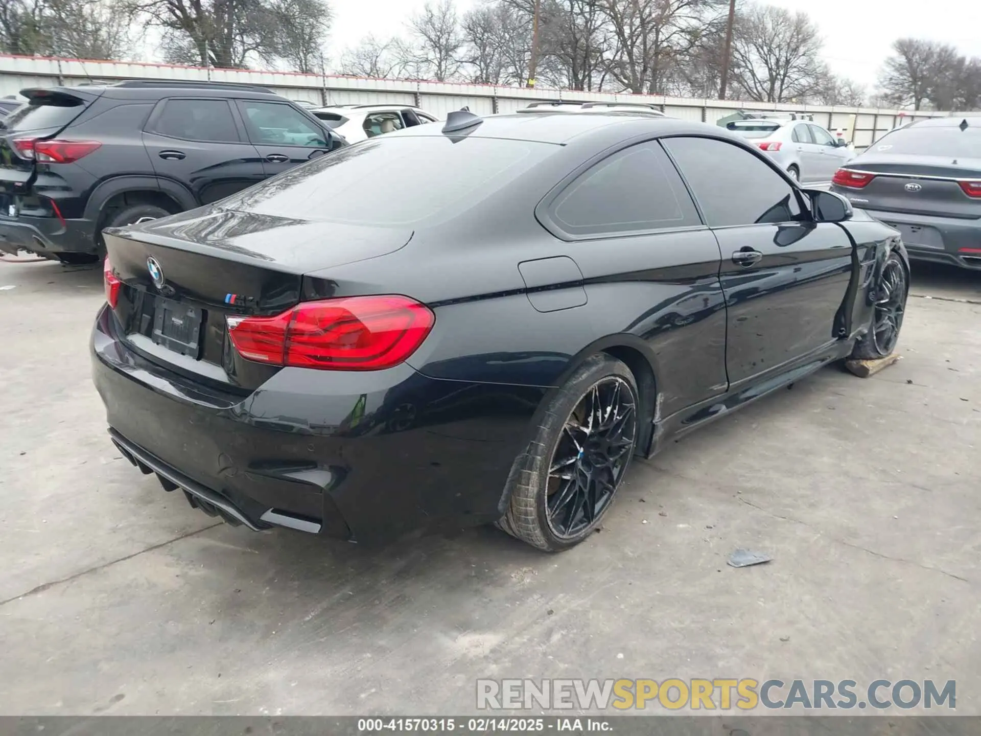 4 Photograph of a damaged car WBS4Y9C53KAH82910 BMW M4 2019