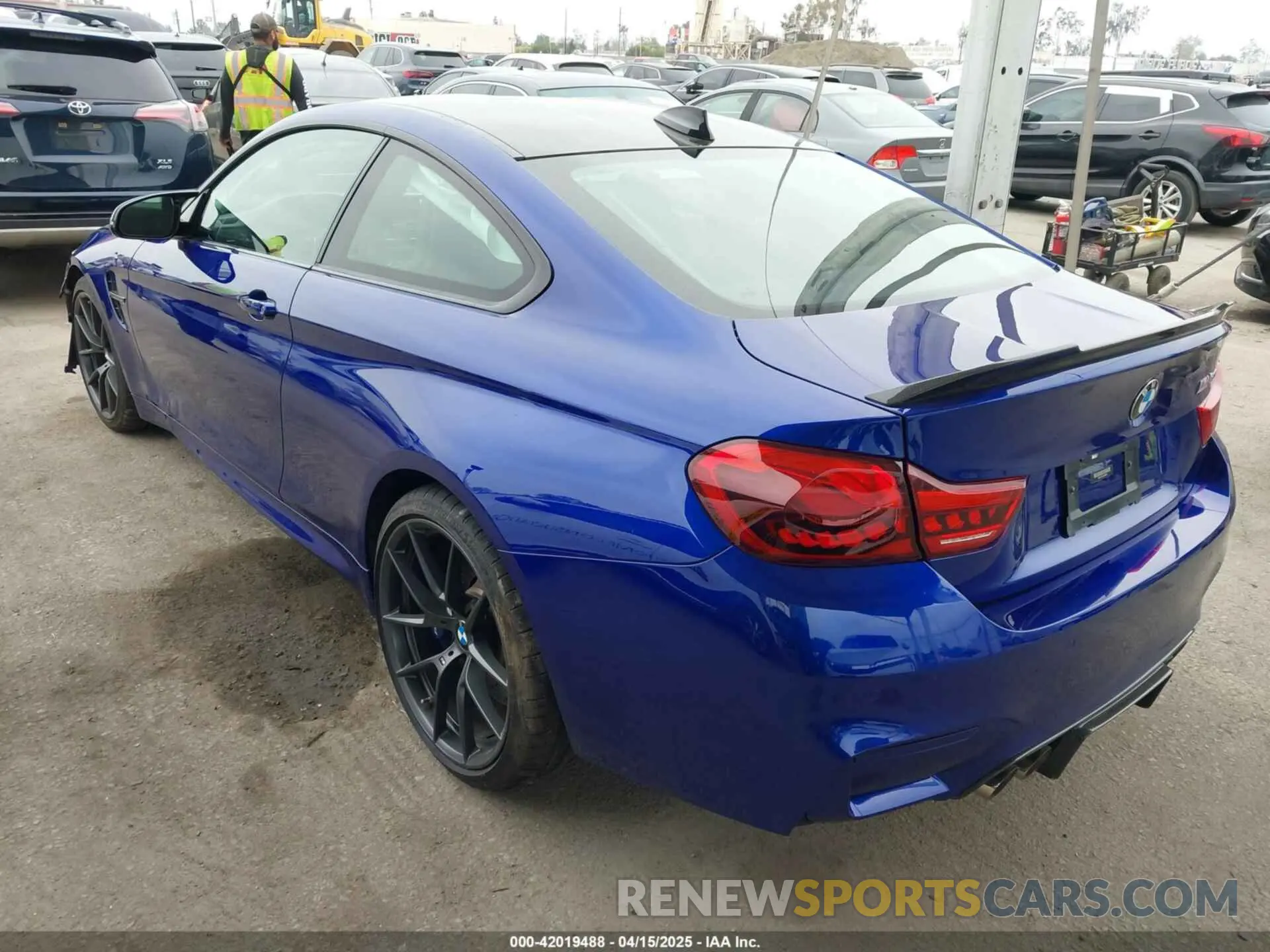 3 Photograph of a damaged car WBS3S7C02LAH85093 BMW M4 2020
