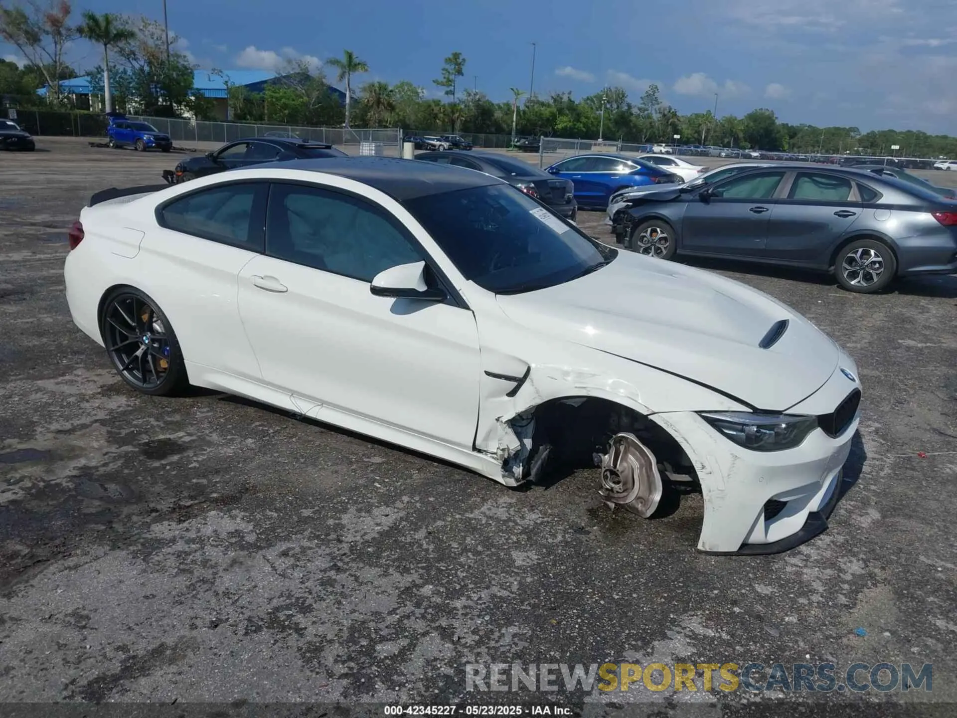 1 Photograph of a damaged car WBS3S7C04LAH85175 BMW M4 2020
