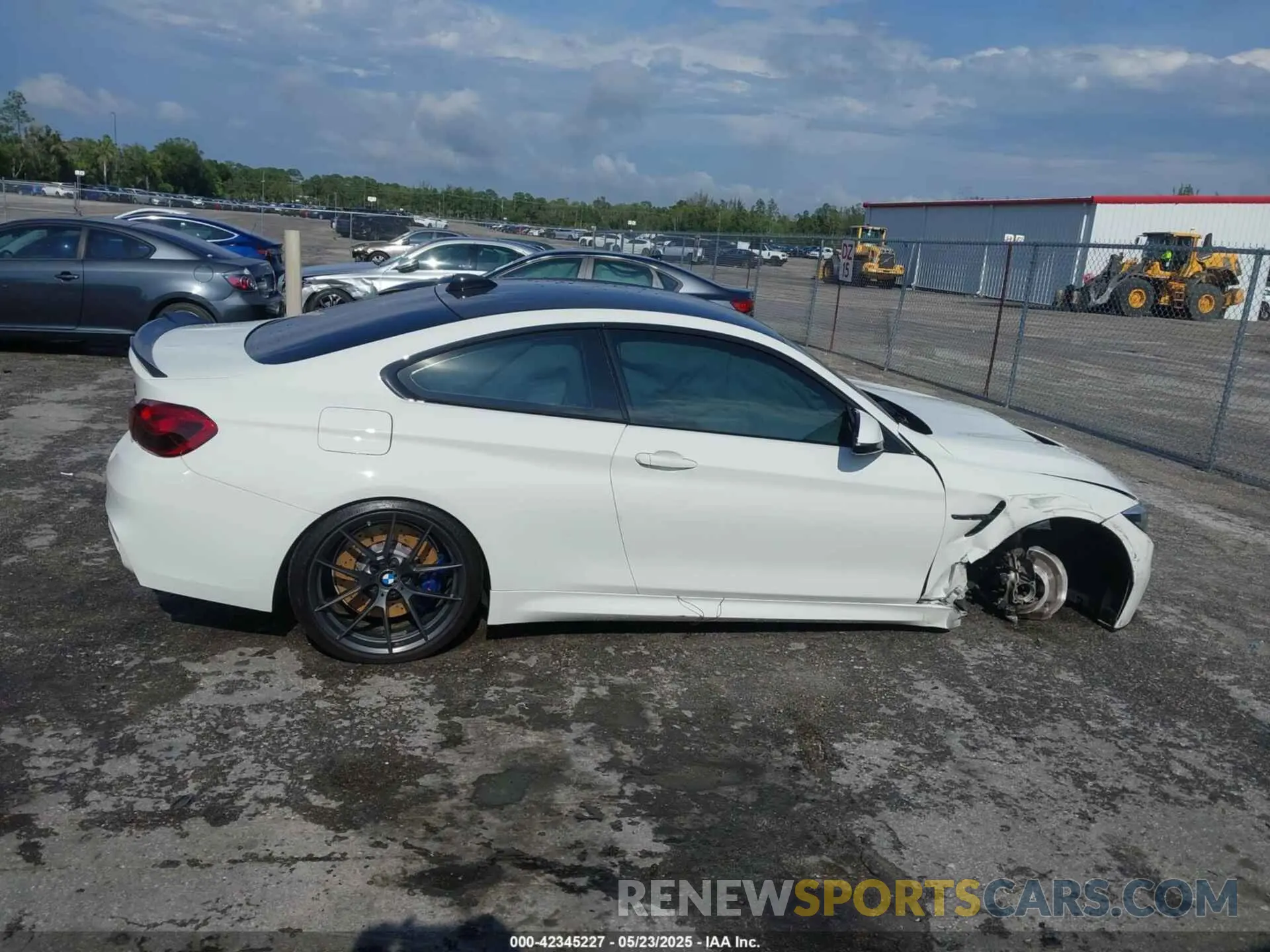 14 Photograph of a damaged car WBS3S7C04LAH85175 BMW M4 2020