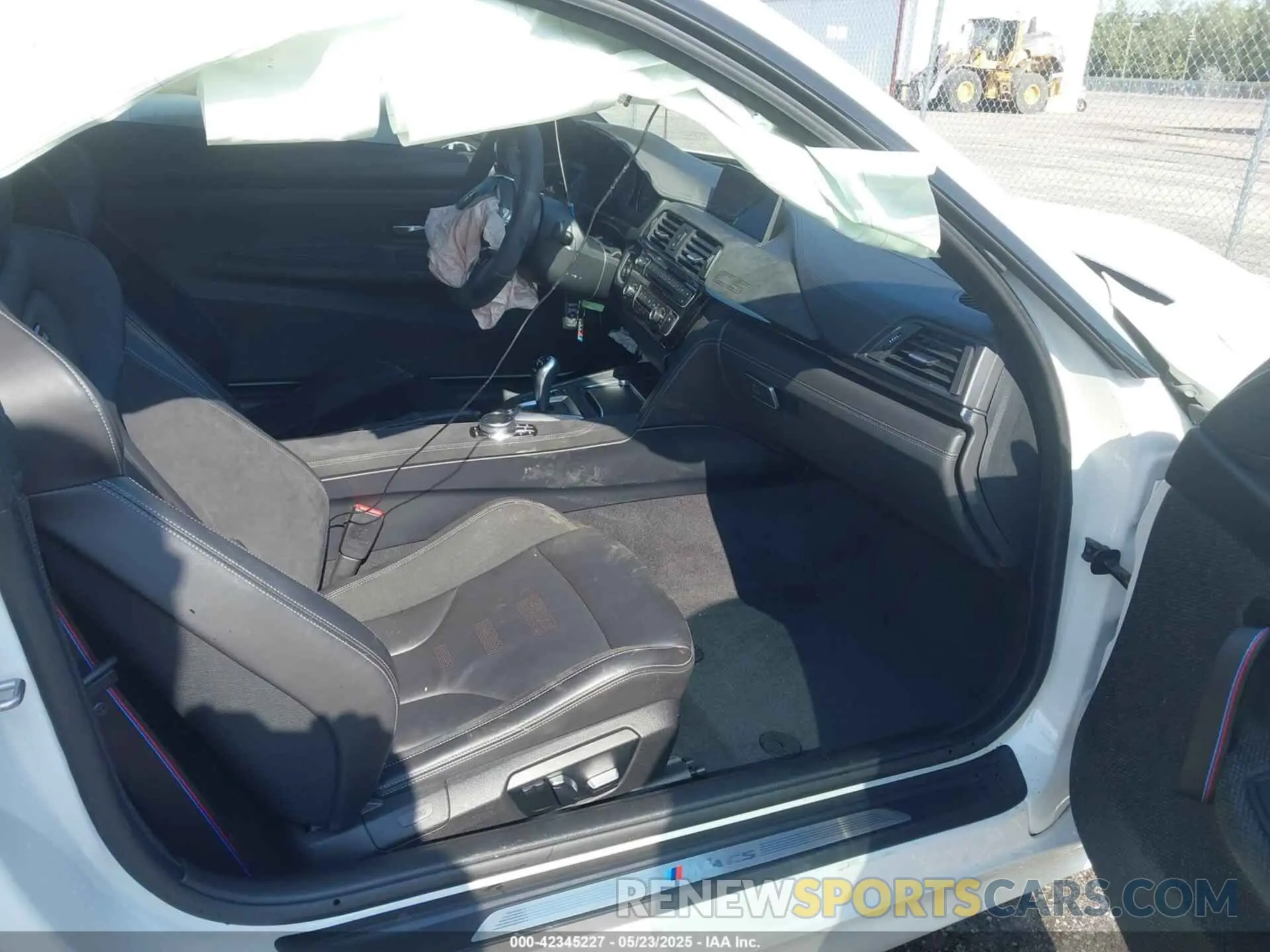5 Photograph of a damaged car WBS3S7C04LAH85175 BMW M4 2020