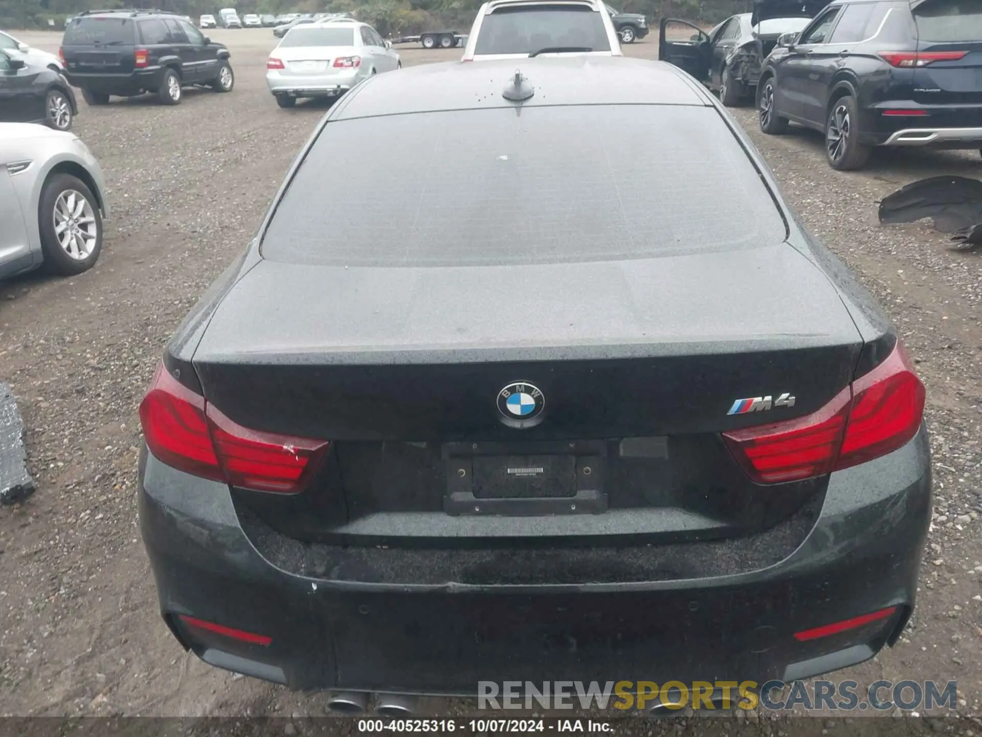 16 Photograph of a damaged car WBS4Y9C00LFJ67933 BMW M4 2020