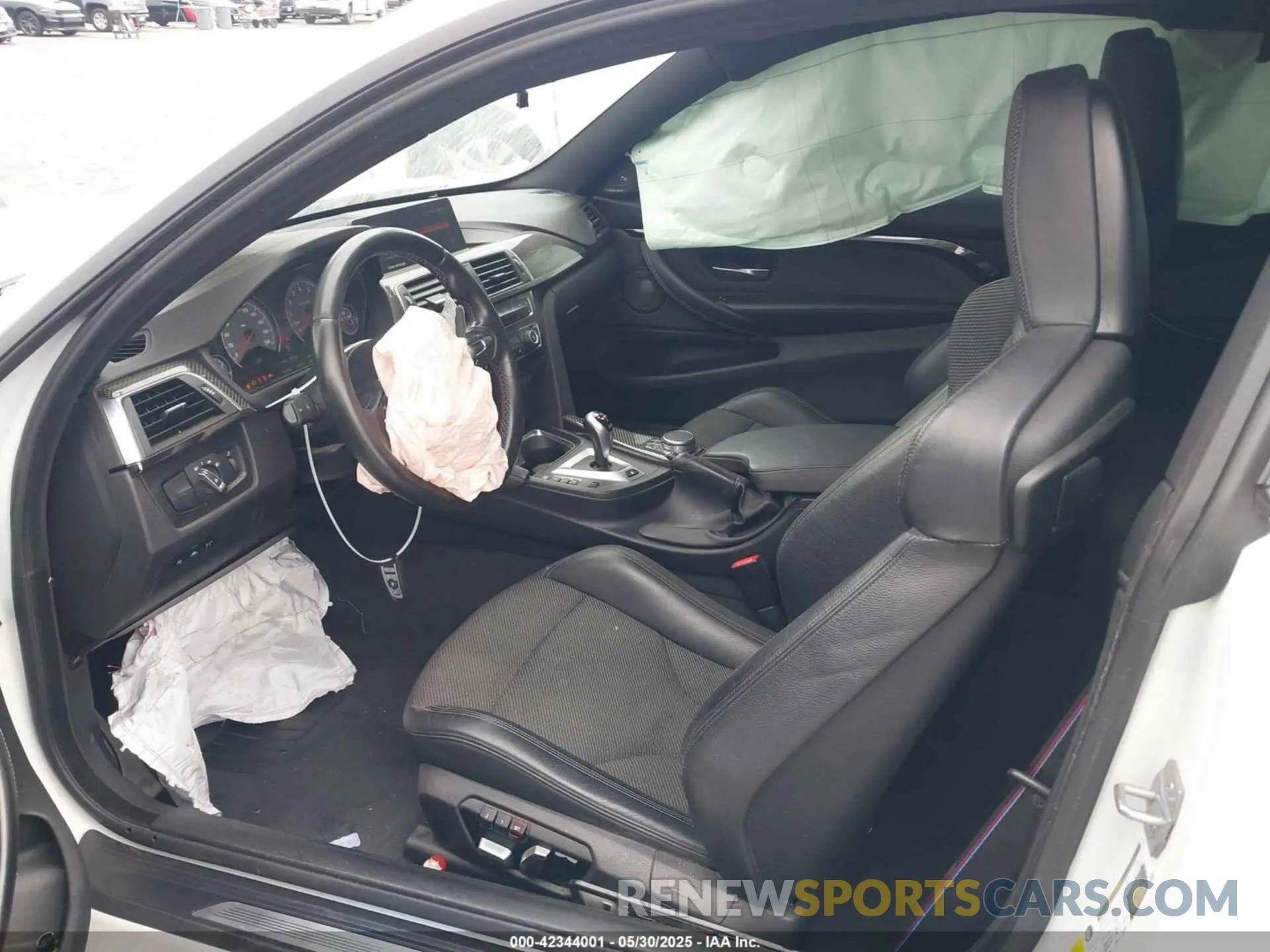 5 Photograph of a damaged car WBS4Y9C02LFH51236 BMW M4 2020