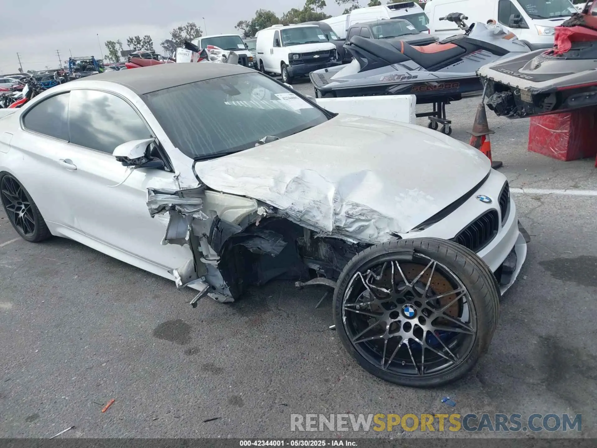 6 Photograph of a damaged car WBS4Y9C02LFH51236 BMW M4 2020