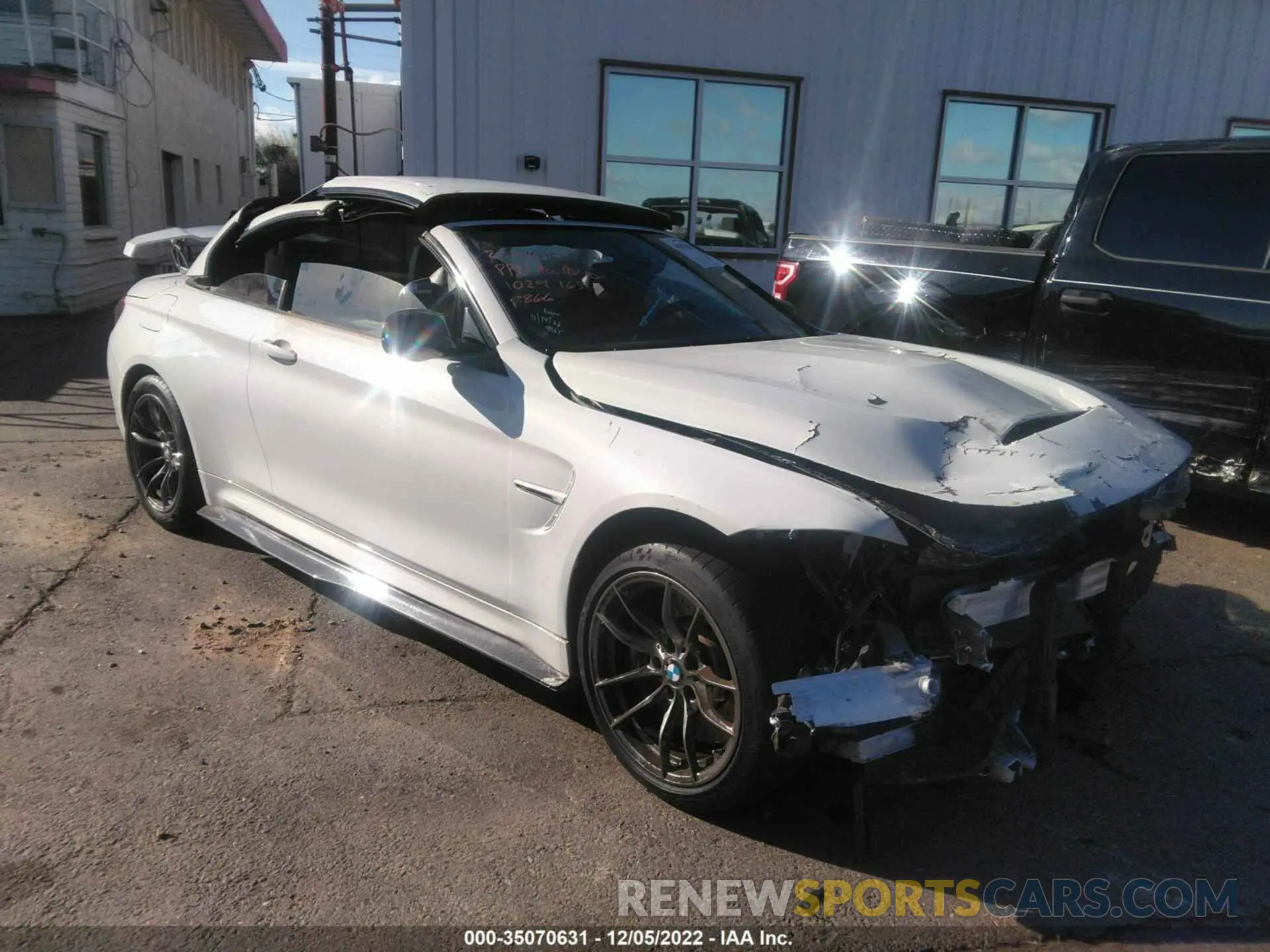 1 Photograph of a damaged car WBS4Z9C00L5P88866 BMW M4 2020