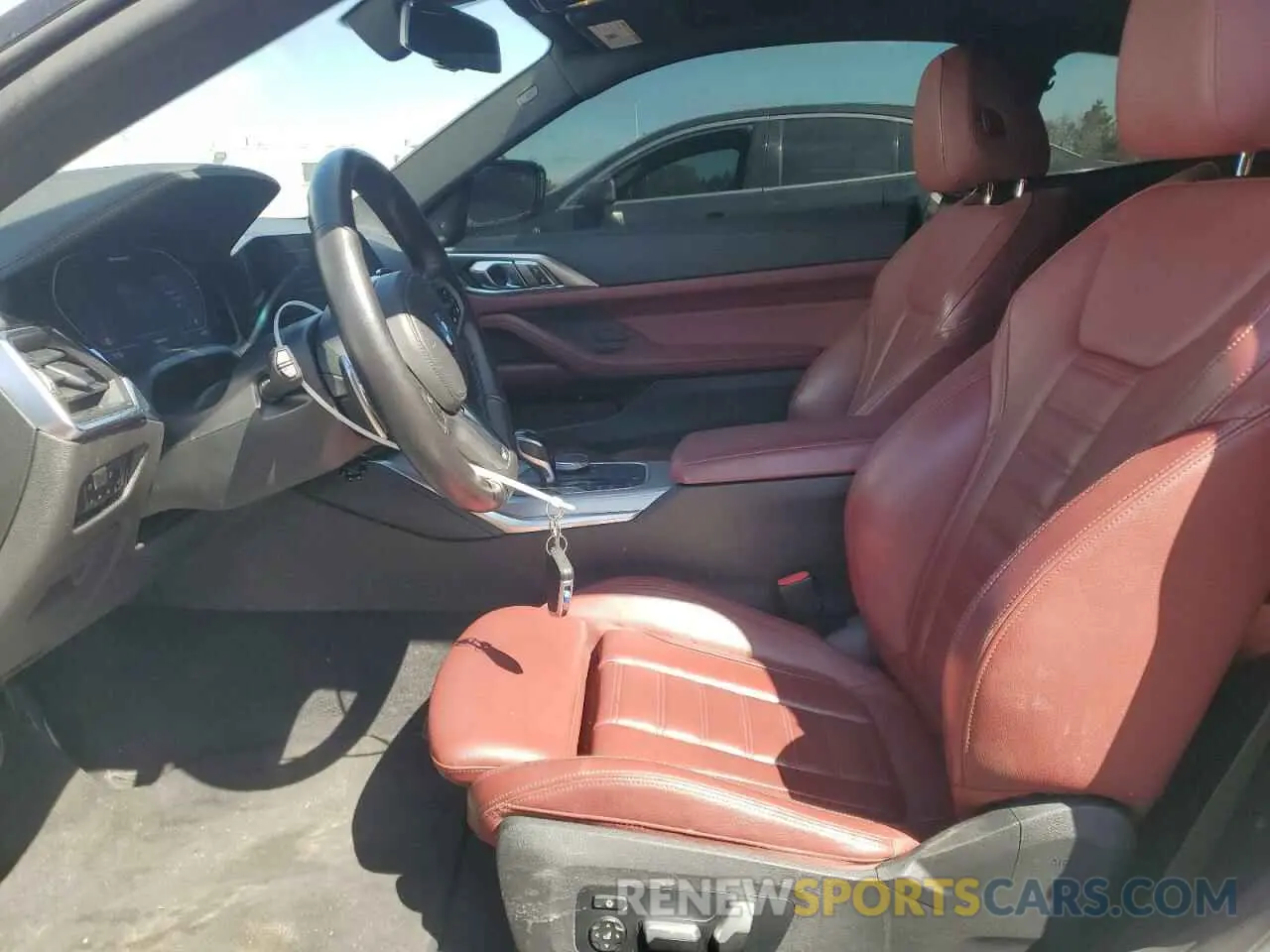 7 Photograph of a damaged car WBA13AR00MCG86985 BMW M4 2021
