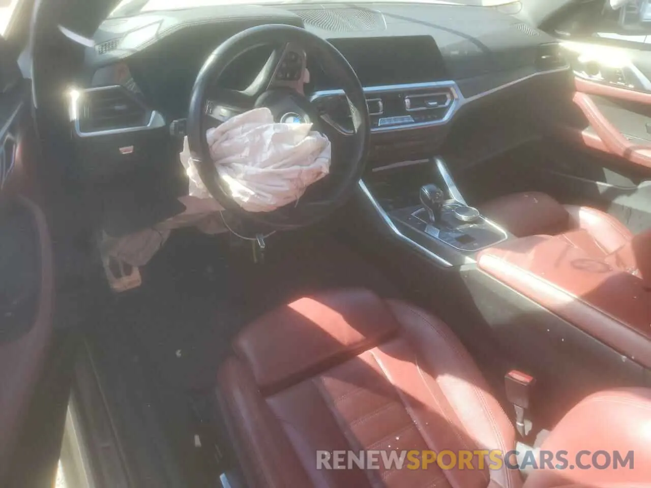 8 Photograph of a damaged car WBA13AR01MCG66065 BMW M4 2021