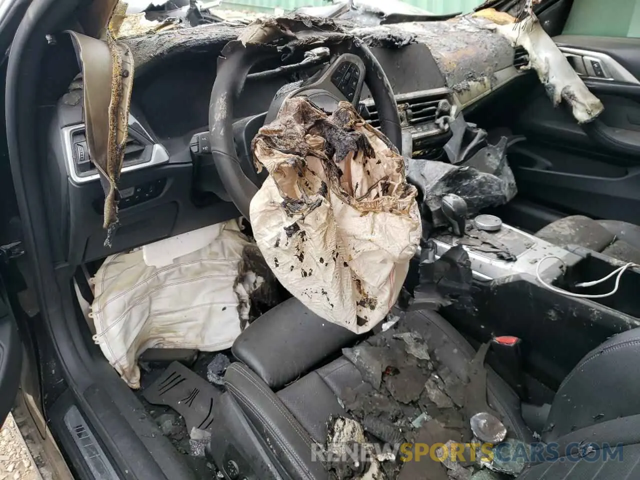 8 Photograph of a damaged car WBA13AR06MCF66804 BMW M4 2021