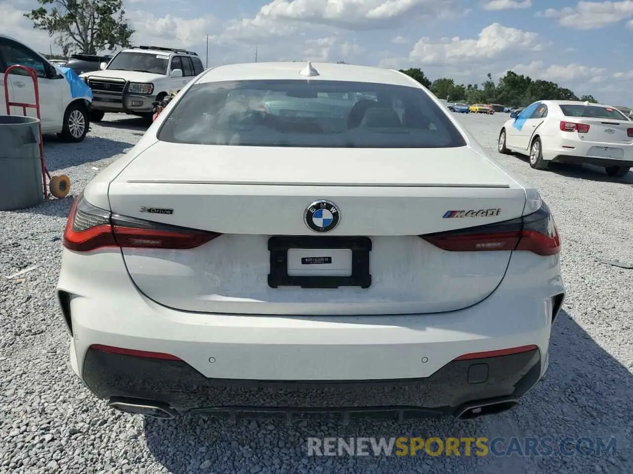 6 Photograph of a damaged car WBA13AR07MCF81943 BMW M4 2021
