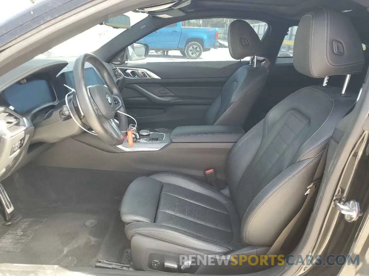 7 Photograph of a damaged car WBA13AR0XMCF66854 BMW M4 2021