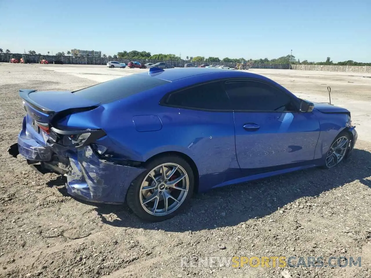 3 Photograph of a damaged car WBA13AR0XMCG16250 BMW M4 2021