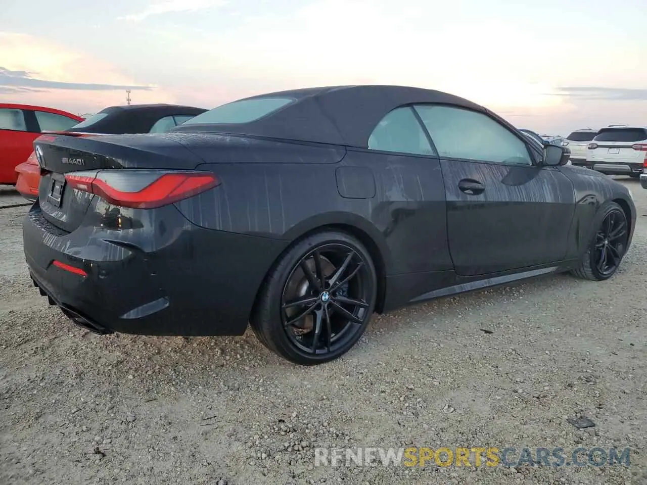 3 Photograph of a damaged car WBA53AT01MCG69848 BMW M4 2021