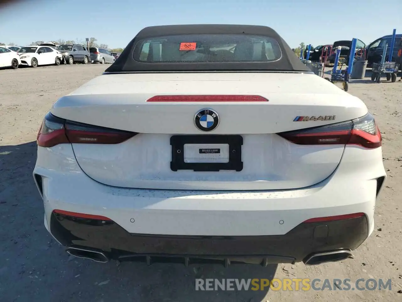 6 Photograph of a damaged car WBA53AT02MCH55279 BMW M4 2021