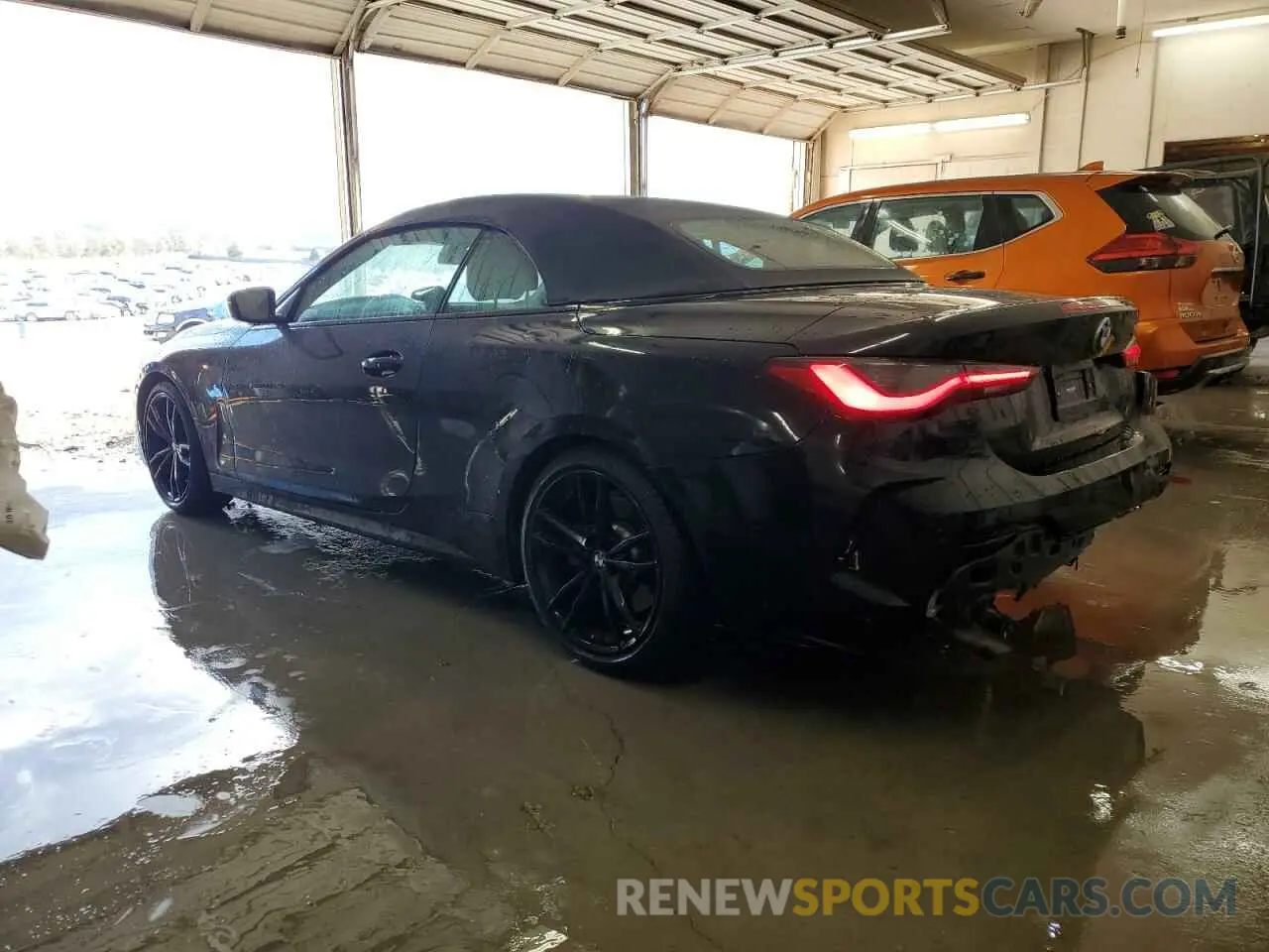 2 Photograph of a damaged car WBA53AT03MCG20974 BMW M4 2021