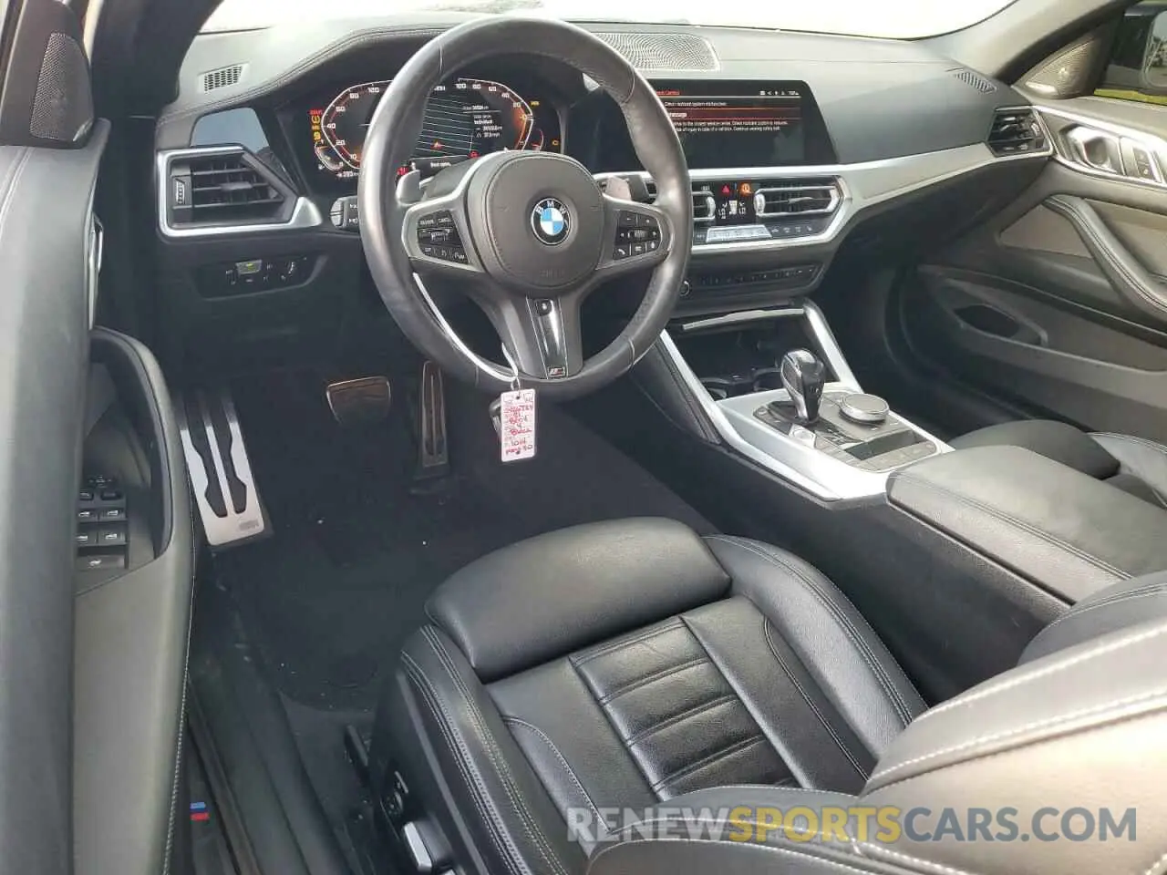 8 Photograph of a damaged car WBA53AT05MCH21014 BMW M4 2021