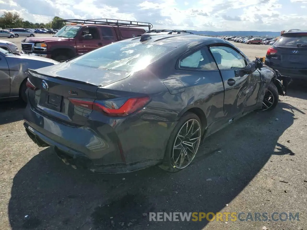 4 Photograph of a damaged car WBS33AZ01MCH03670 BMW M4 2021