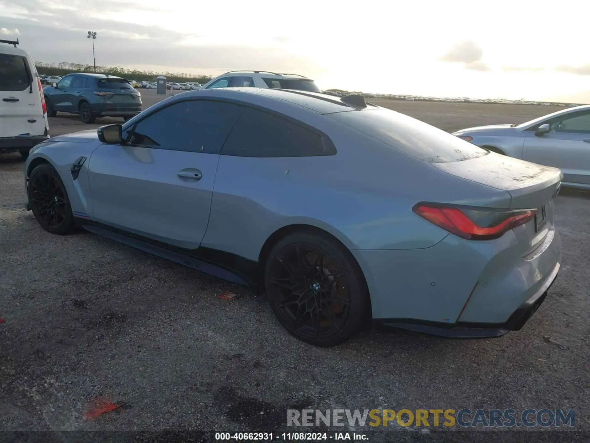 3 Photograph of a damaged car WBS33AZ05MCH20939 BMW M4 2021