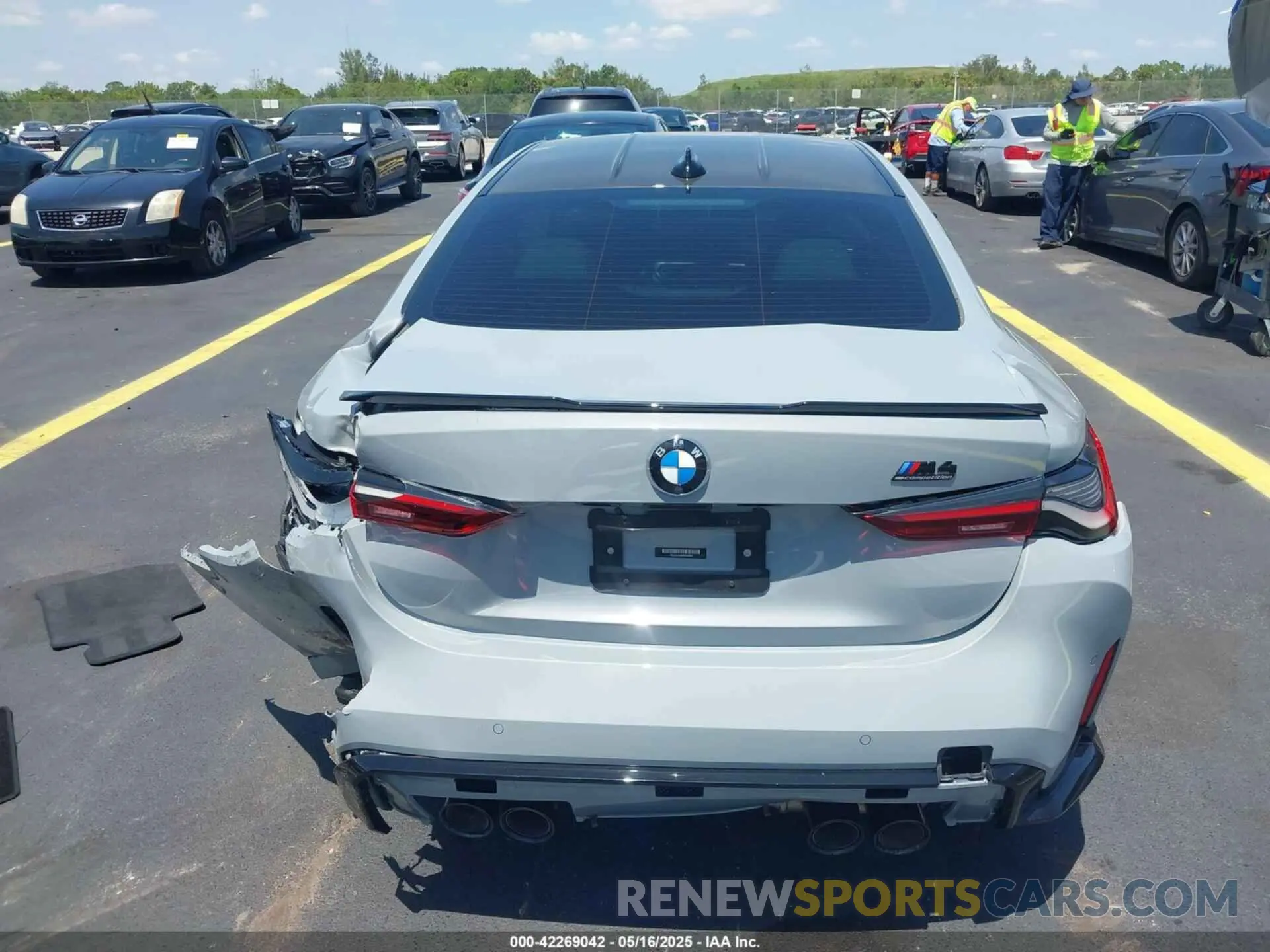 16 Photograph of a damaged car WBS33AZ08MCG54855 BMW M4 2021