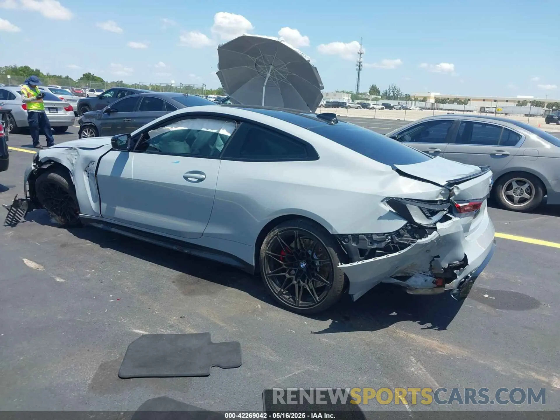3 Photograph of a damaged car WBS33AZ08MCG54855 BMW M4 2021