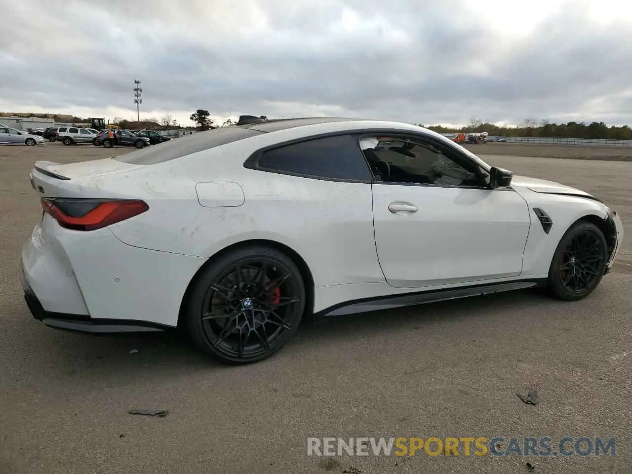 3 Photograph of a damaged car WBS33AZ0XMCG66070 BMW M4 2021