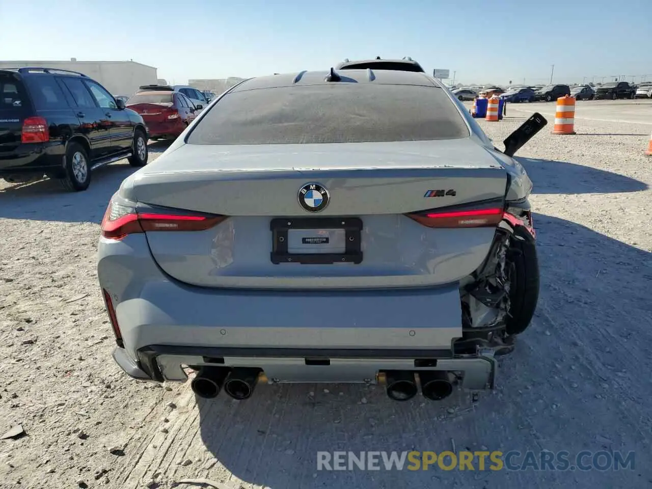 6 Photograph of a damaged car WBS53AZ07MCH50971 BMW M4 2021