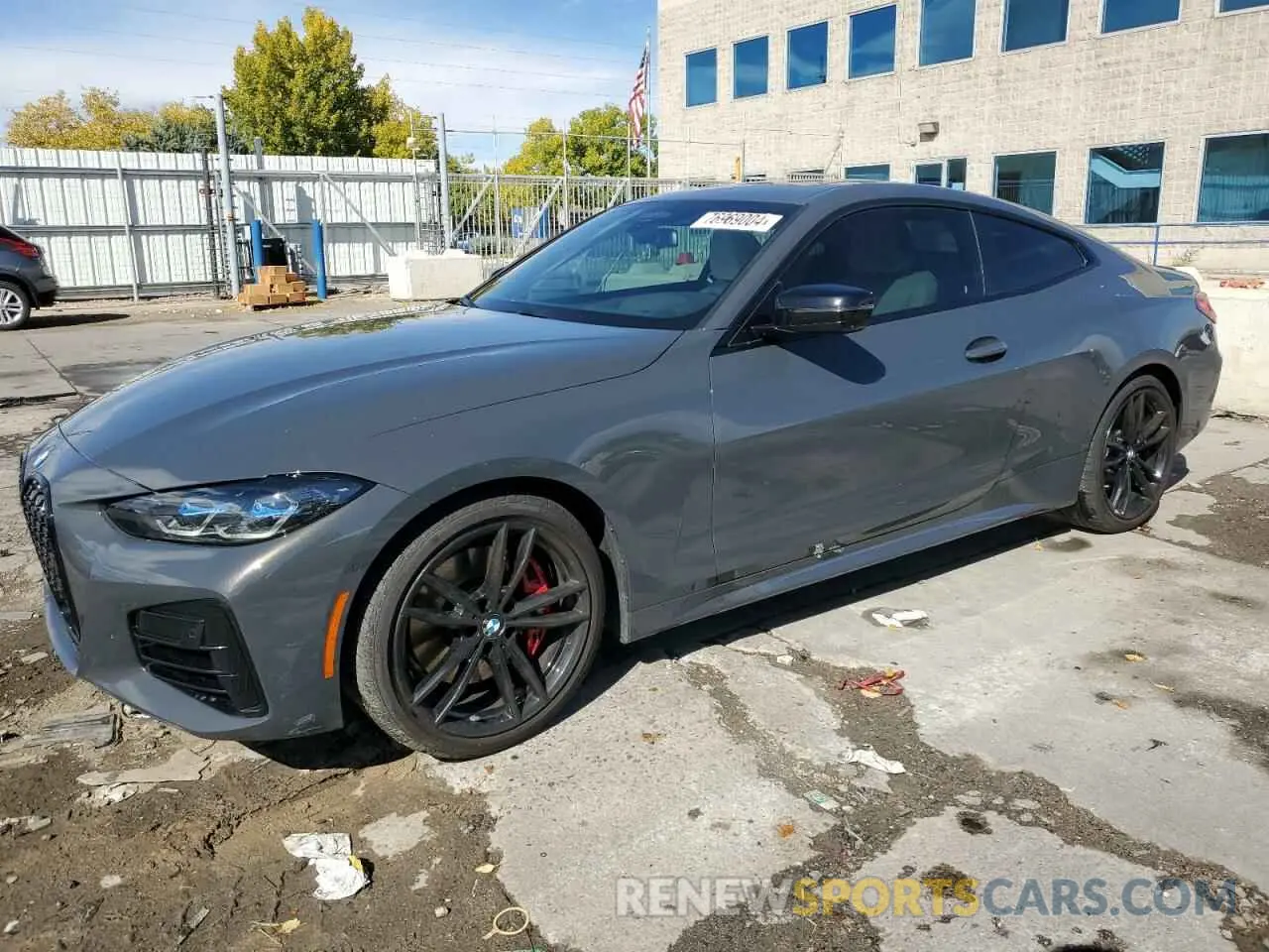 1 Photograph of a damaged car WBA13AR05NCJ36163 BMW M4 2022