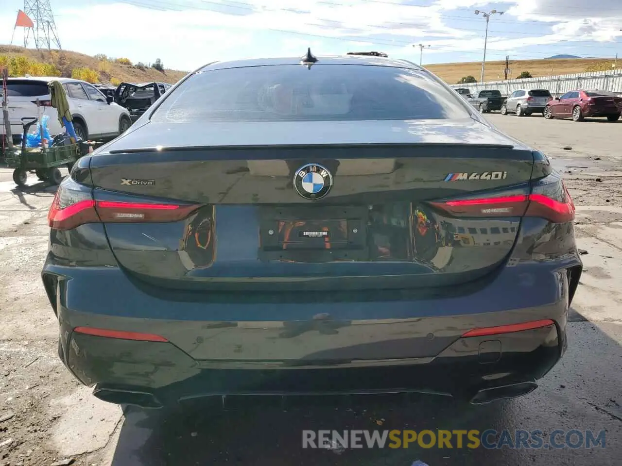 6 Photograph of a damaged car WBA13AR05NCJ36163 BMW M4 2022