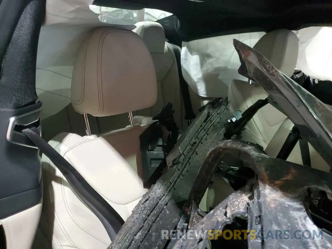 10 Photograph of a damaged car WBA13AR08NCJ41843 BMW M4 2022