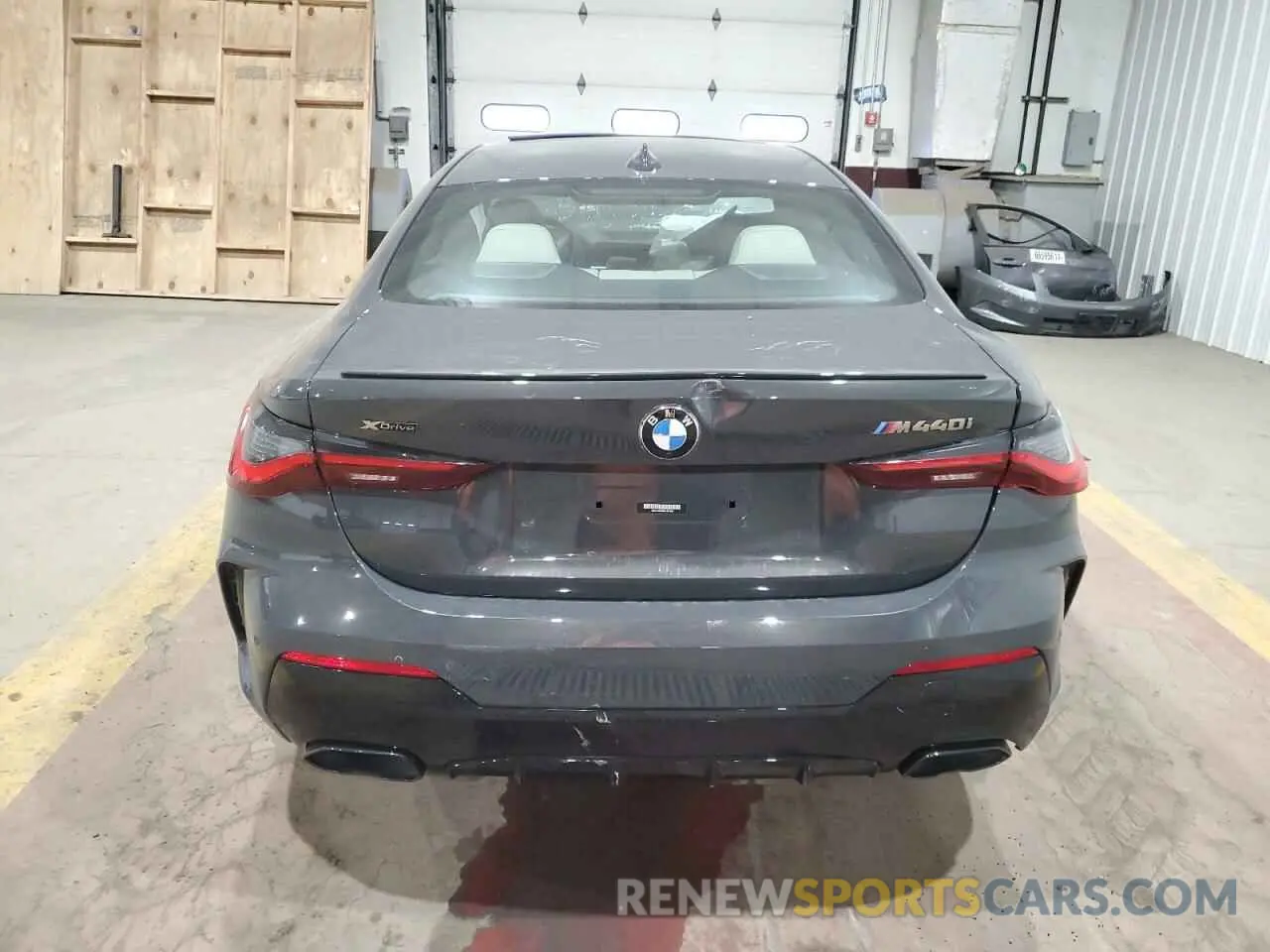 6 Photograph of a damaged car WBA13AR08NCJ41843 BMW M4 2022