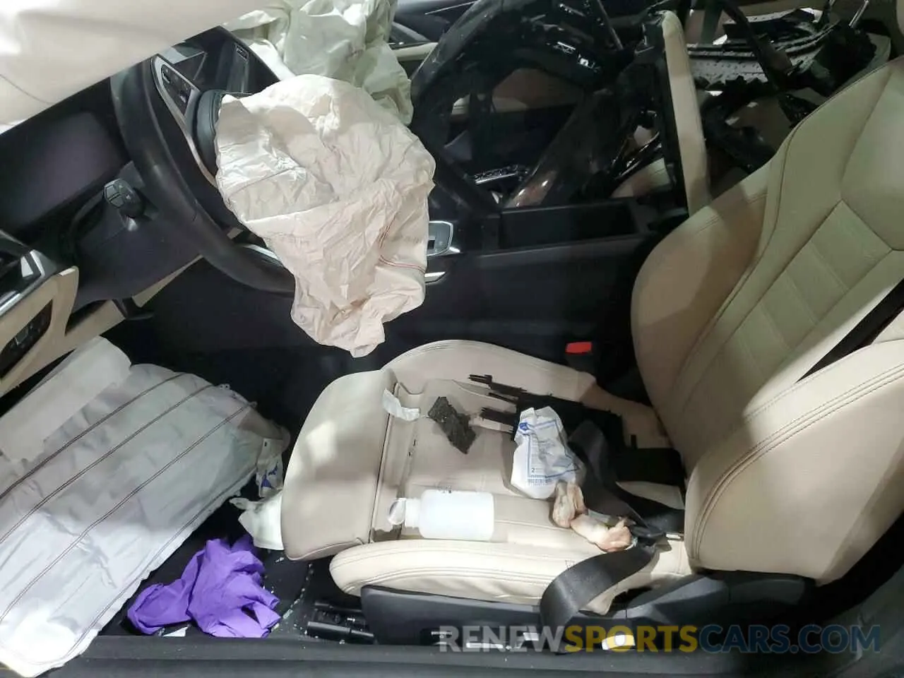 7 Photograph of a damaged car WBA13AR08NCJ41843 BMW M4 2022