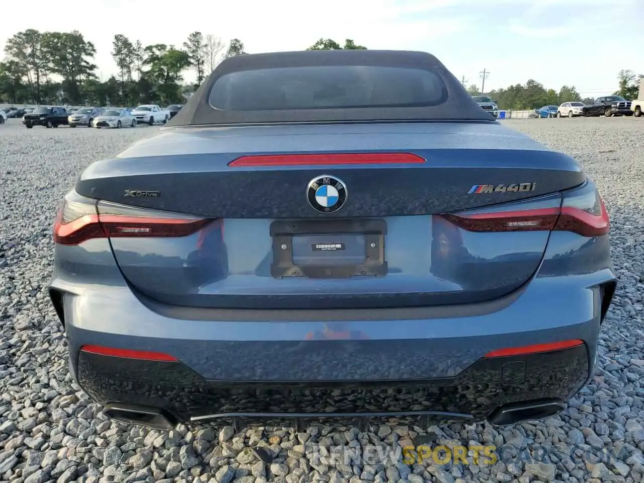 6 Photograph of a damaged car WBA63AT09NCJ54938 BMW M4 2022