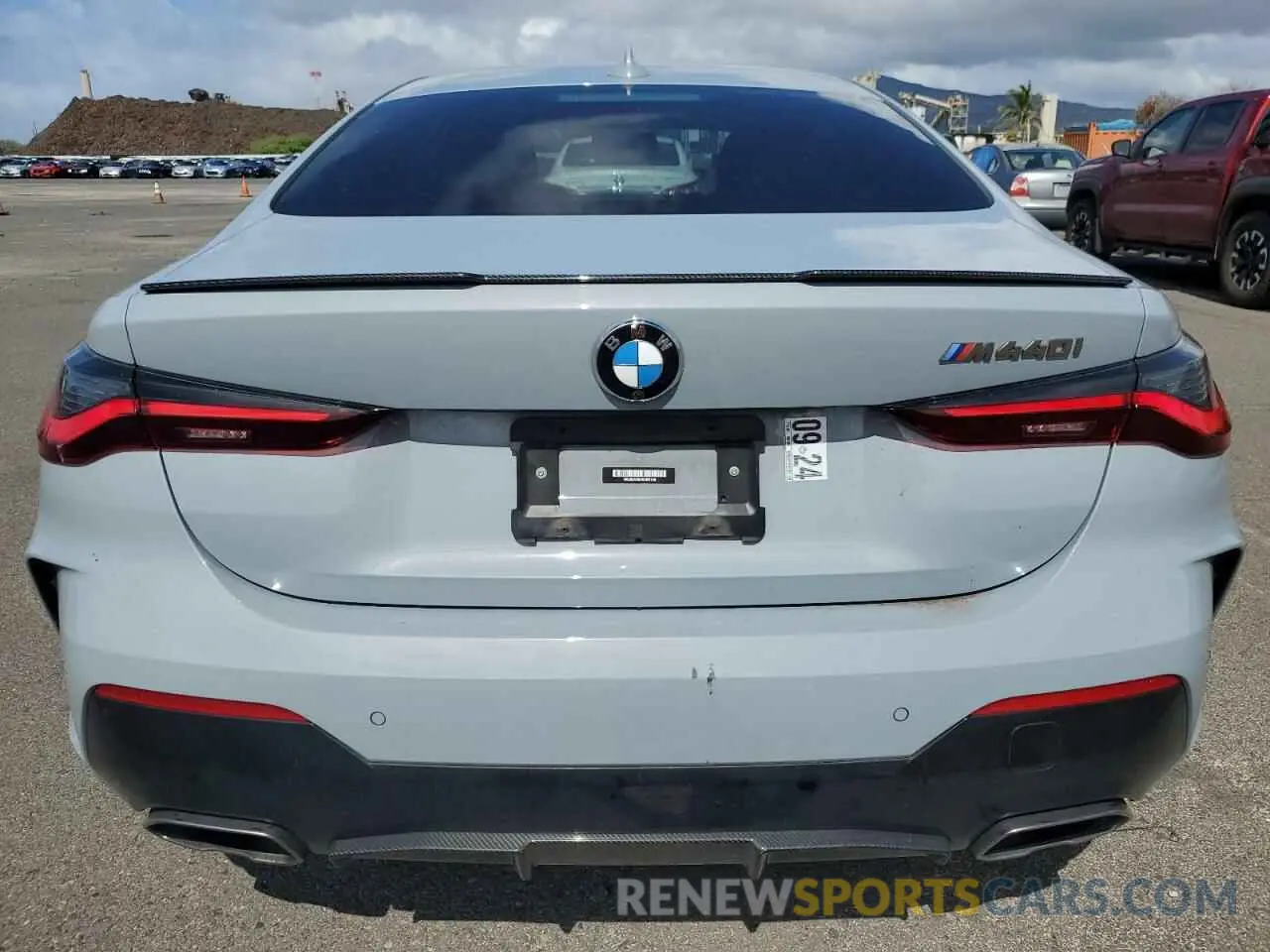 6 Photograph of a damaged car WBA83AP00NCH81159 BMW M4 2022