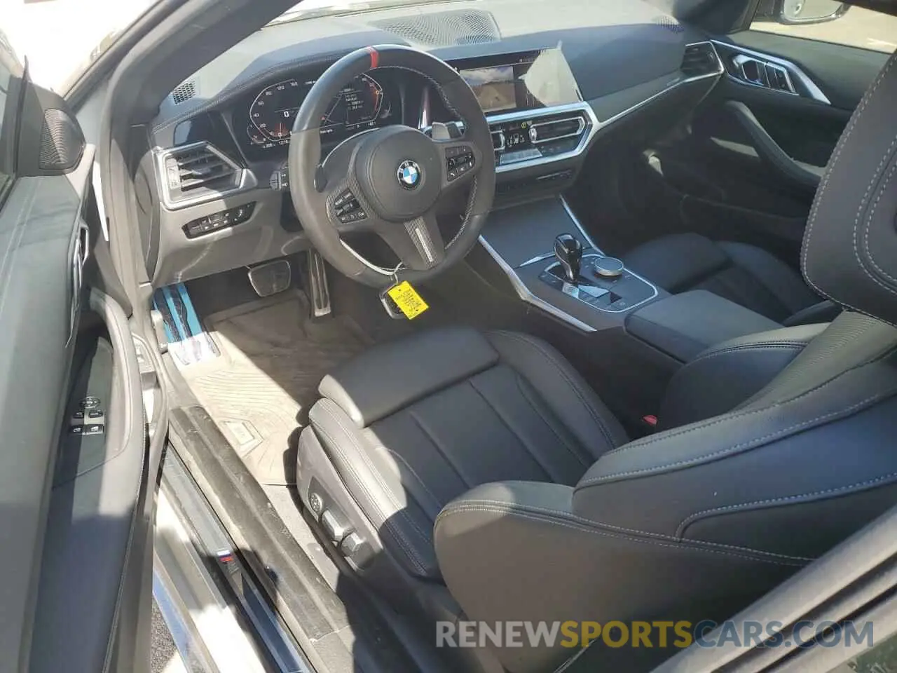 8 Photograph of a damaged car WBA83AP00NCH81159 BMW M4 2022